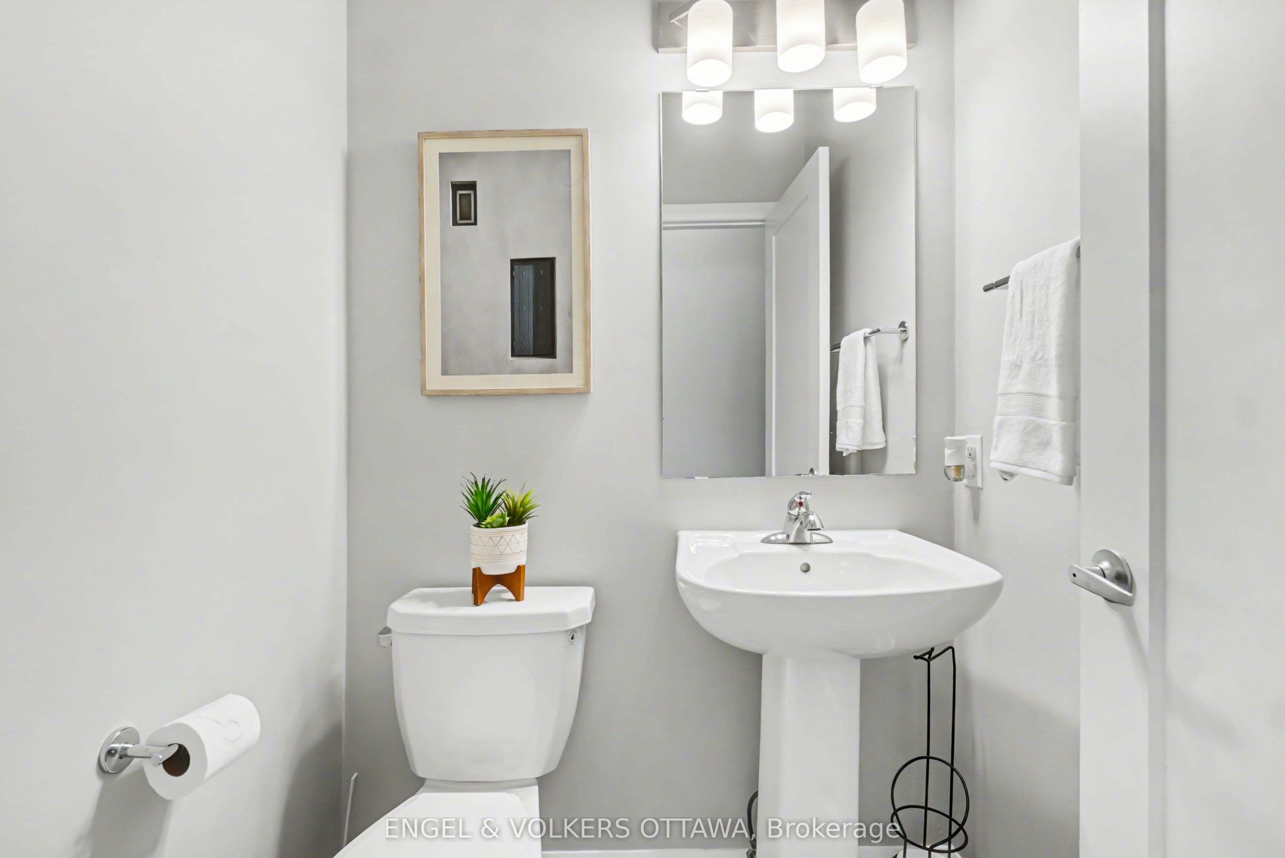 57 Mandevilla Crescent Property Photo 16