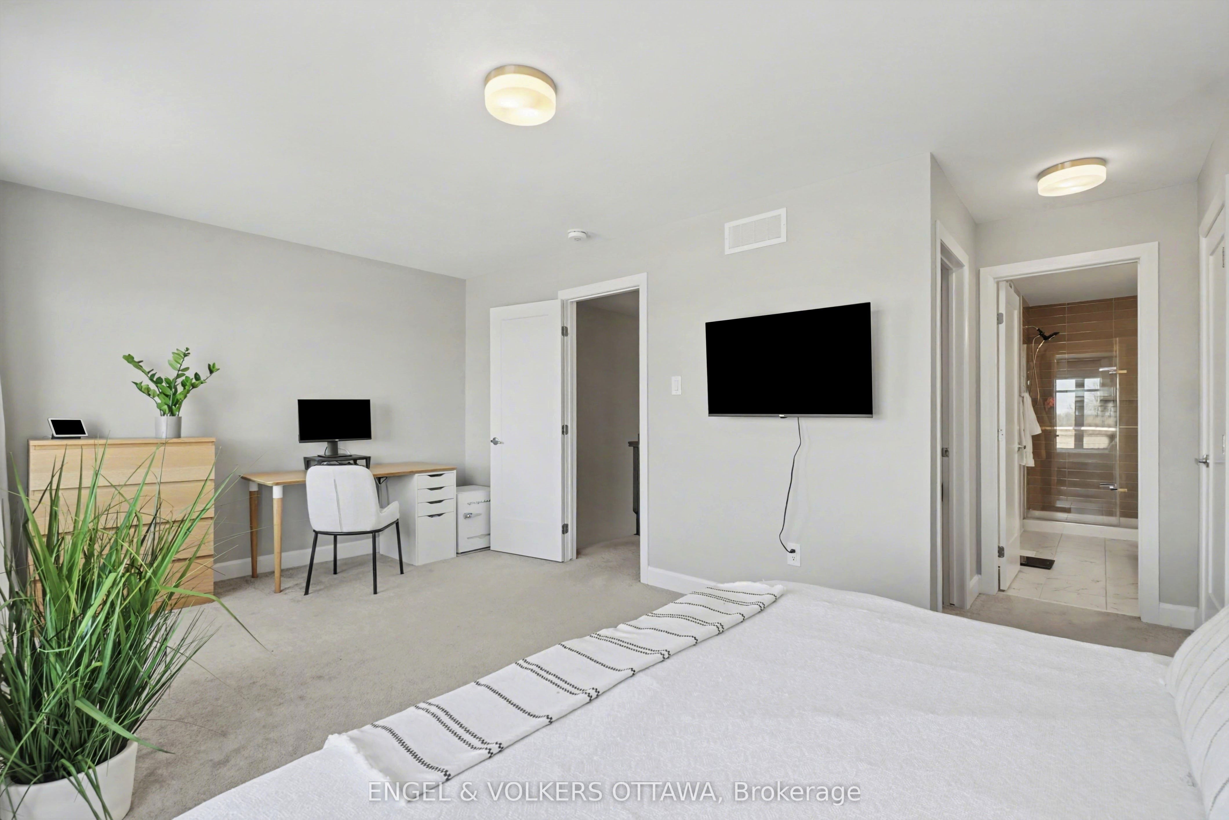 57 Mandevilla Crescent Property Photo 17