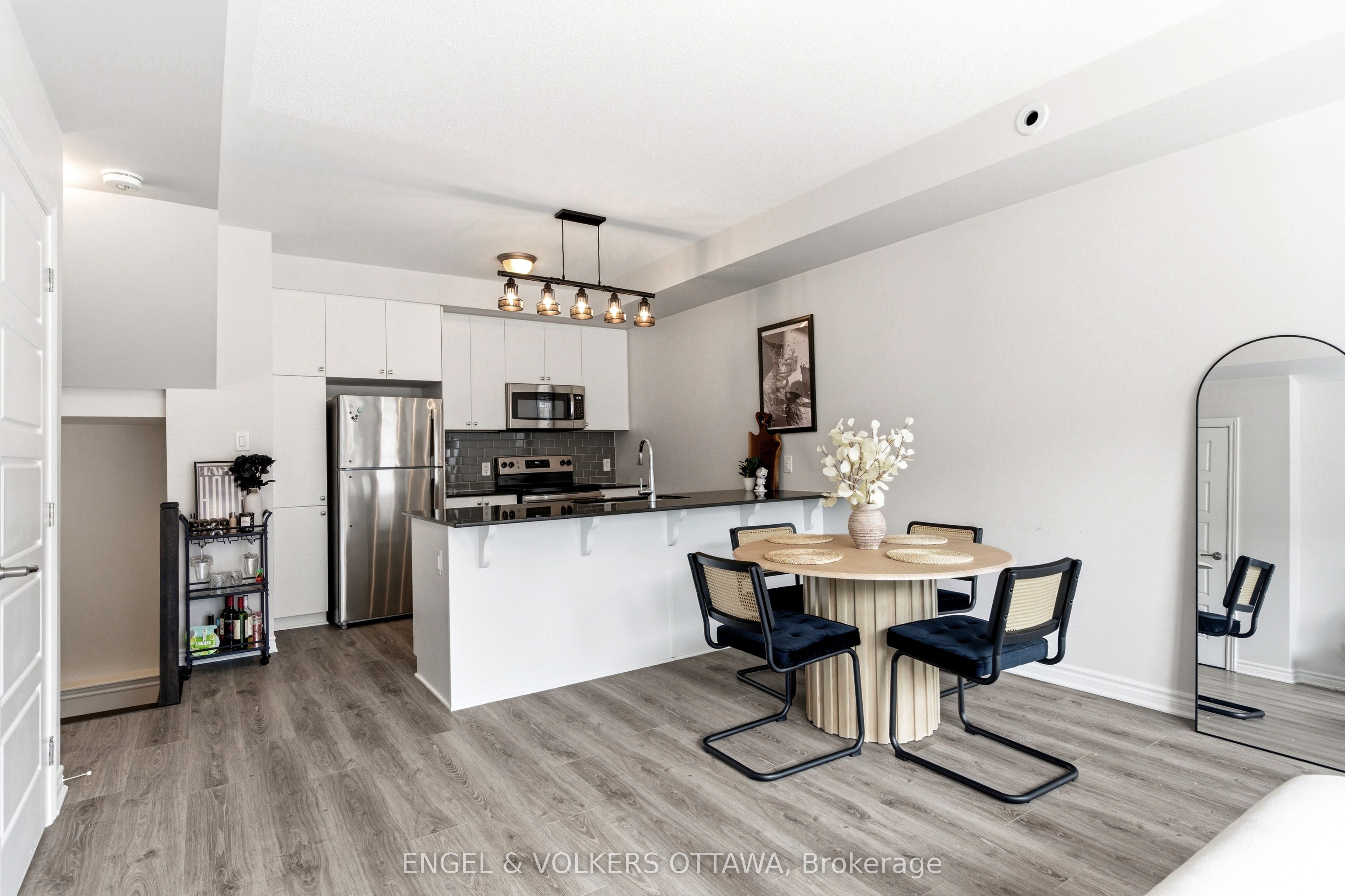 808 Kiniw Private Property Photo 6
