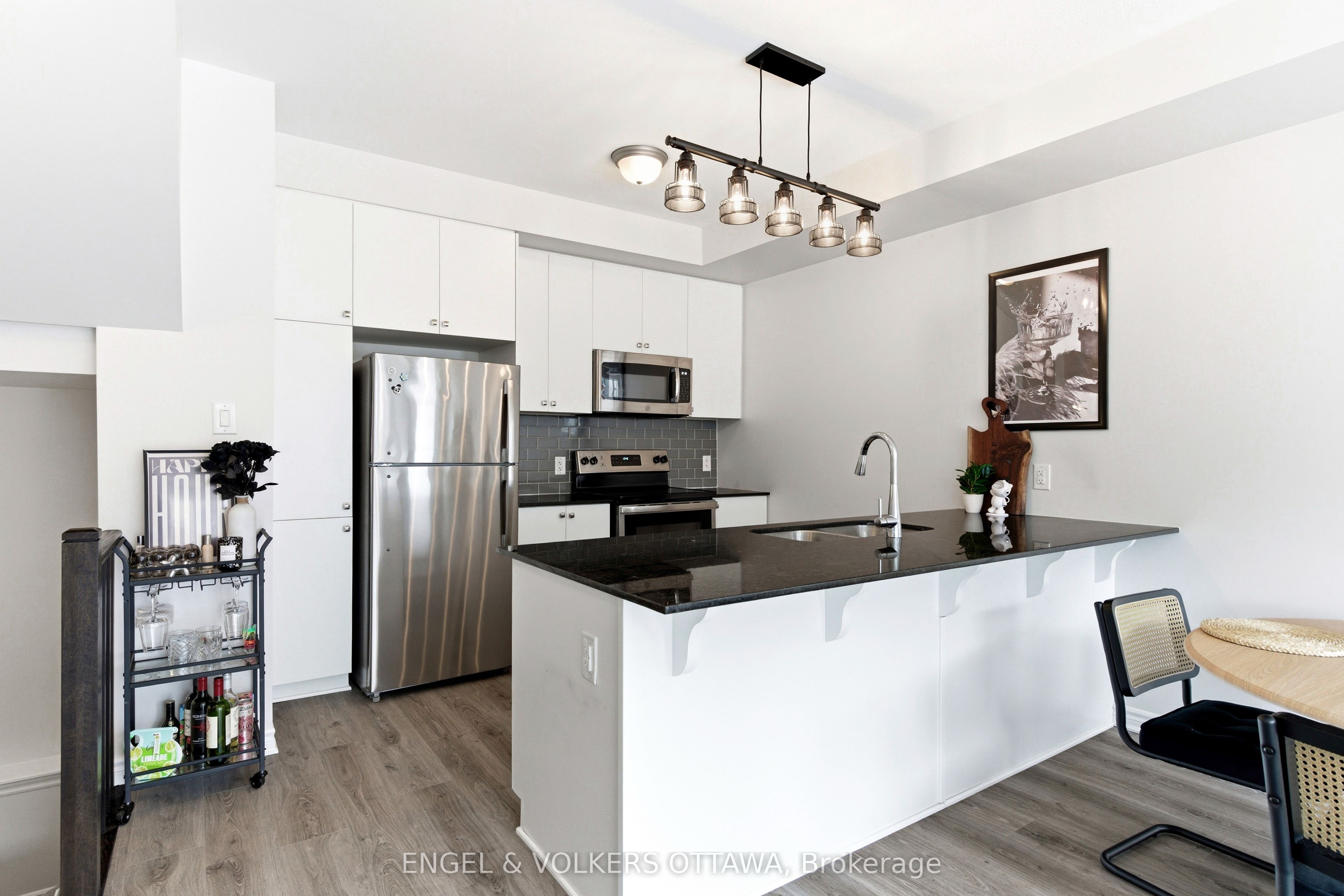 808 Kiniw Private Property Photo 8