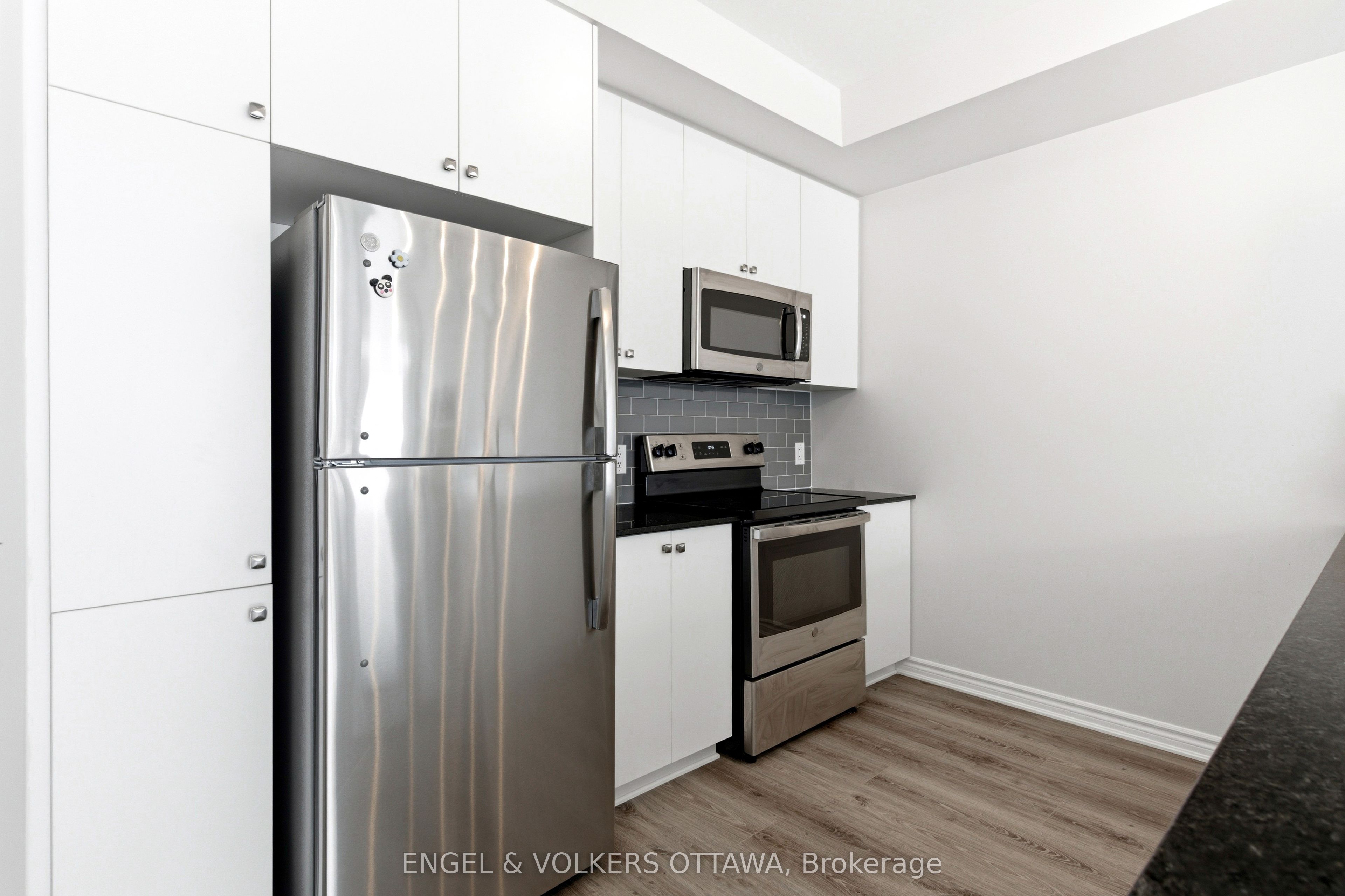 808 Kiniw Private Property Photo 9