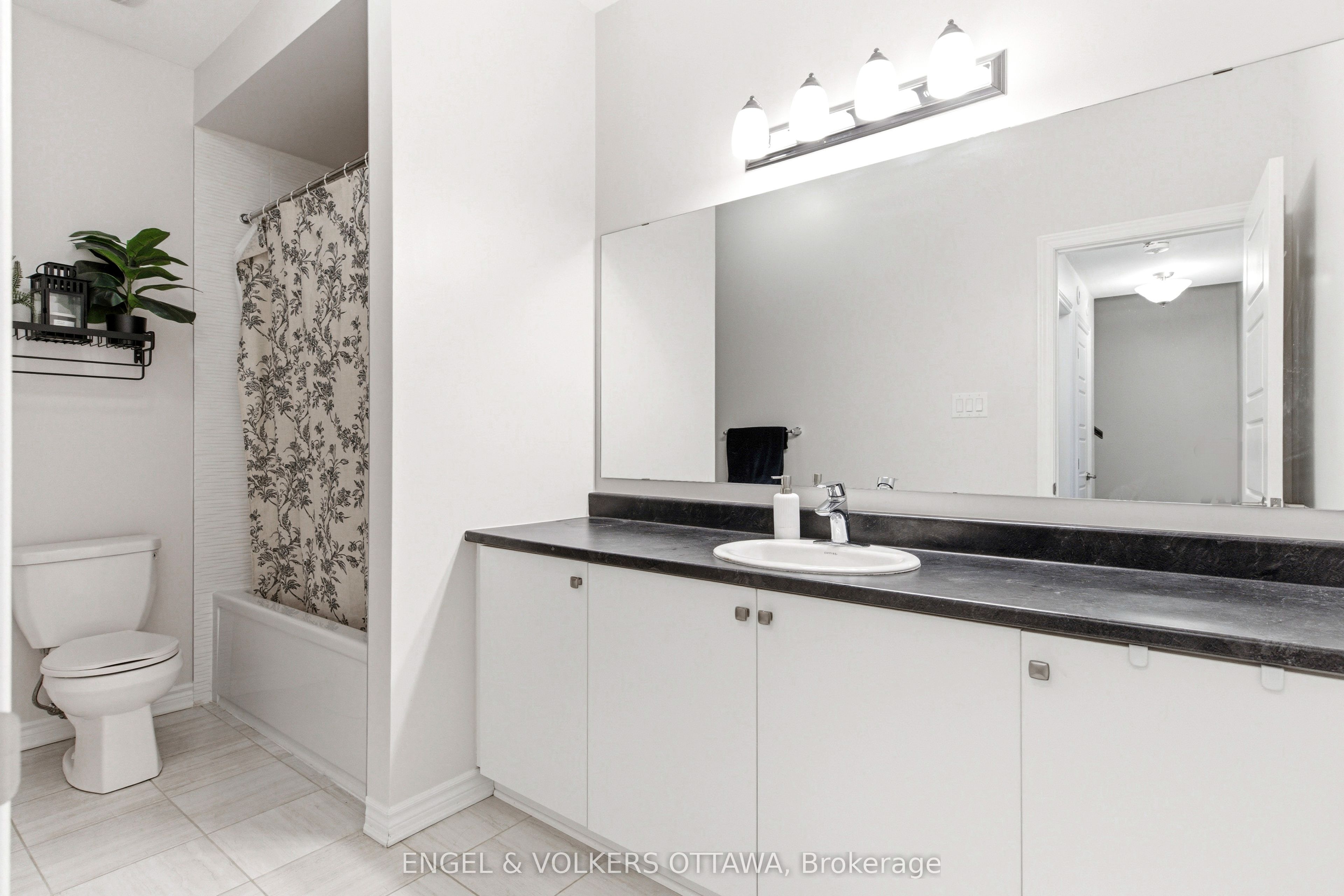808 Kiniw Private Property Photo 16