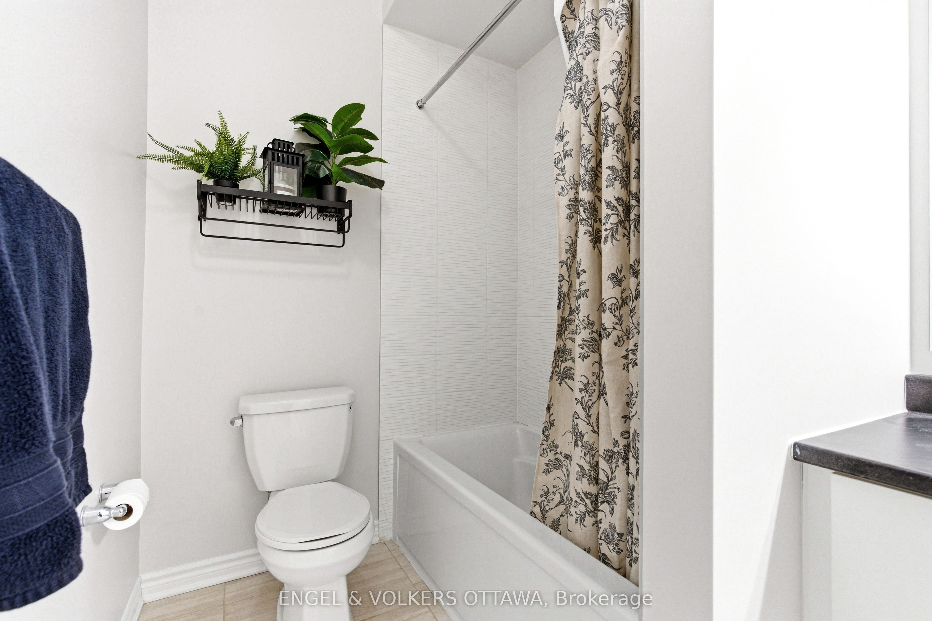 808 Kiniw Private Property Photo 17