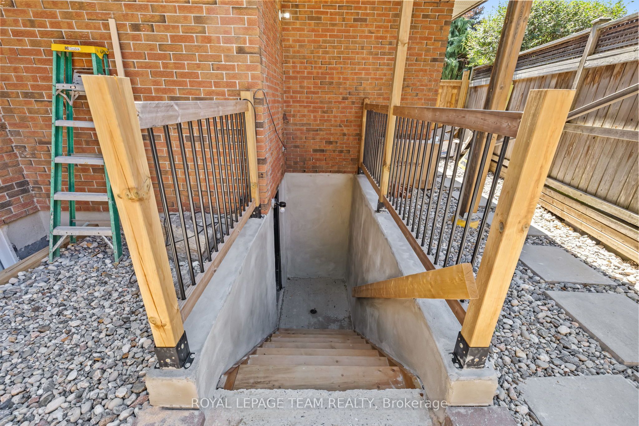 1288 Plante Drive B Property Photo 3