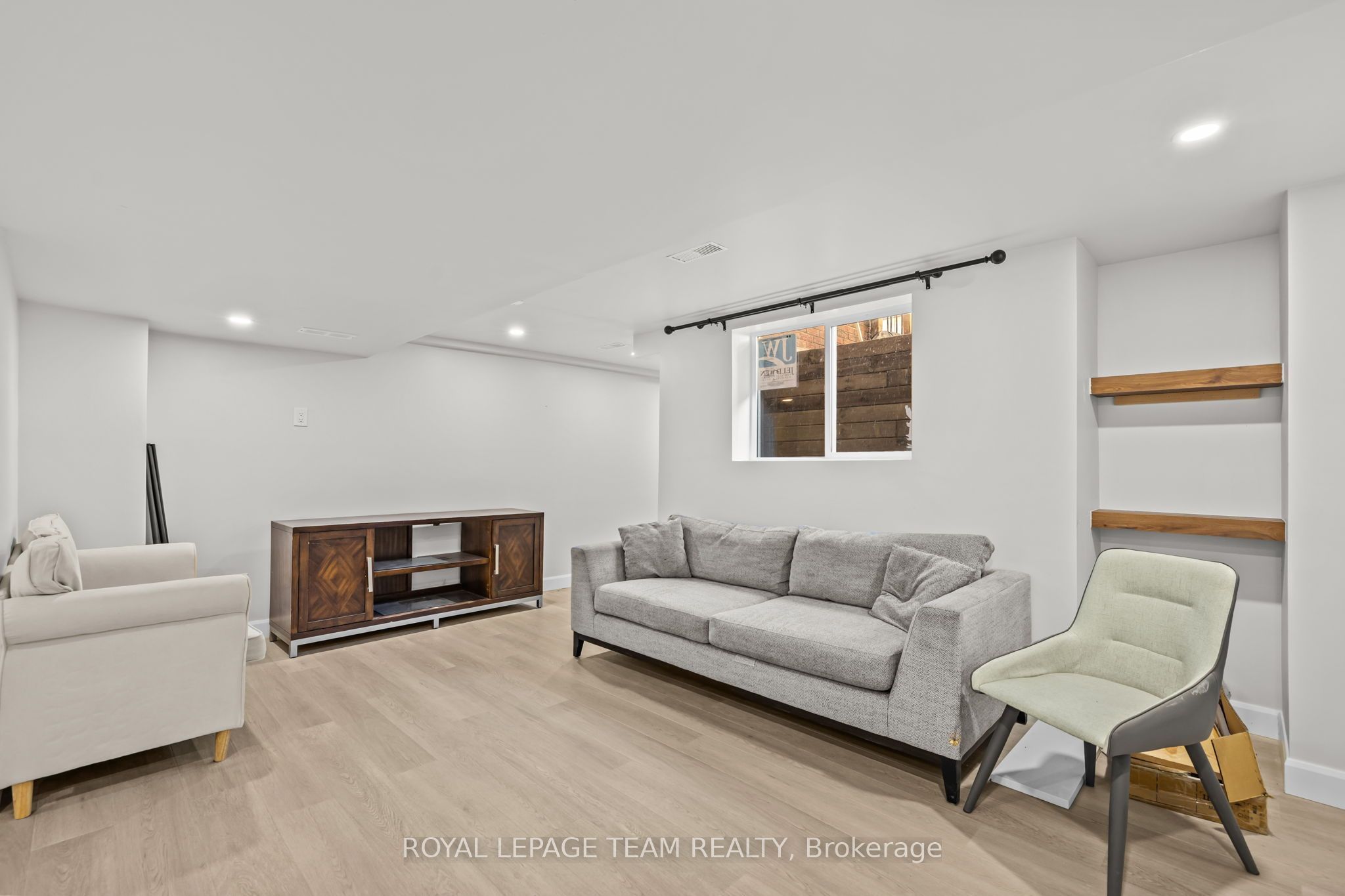 1288 Plante Drive B Property Photo 5