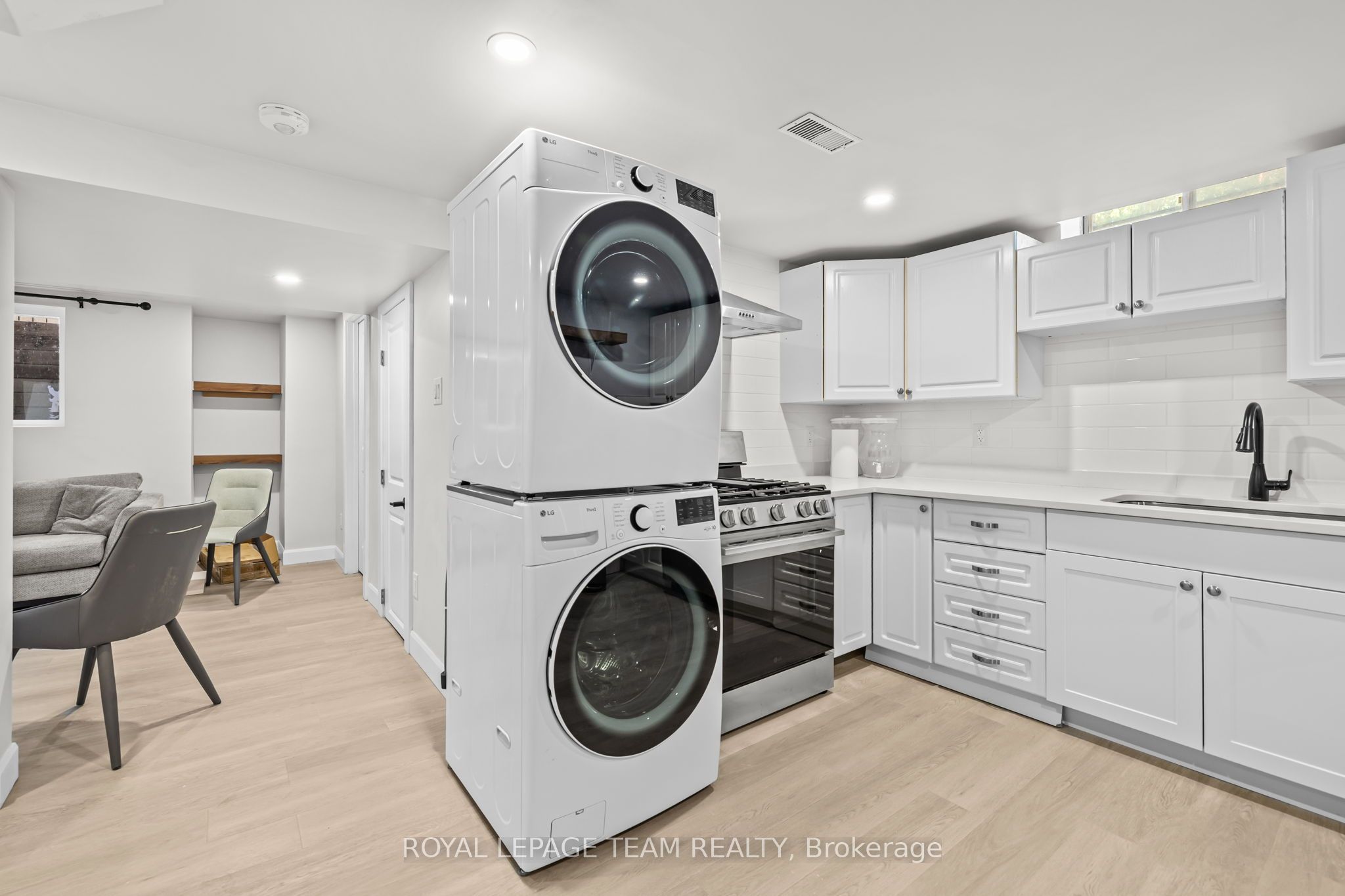 1288 Plante Drive B Property Photo 8