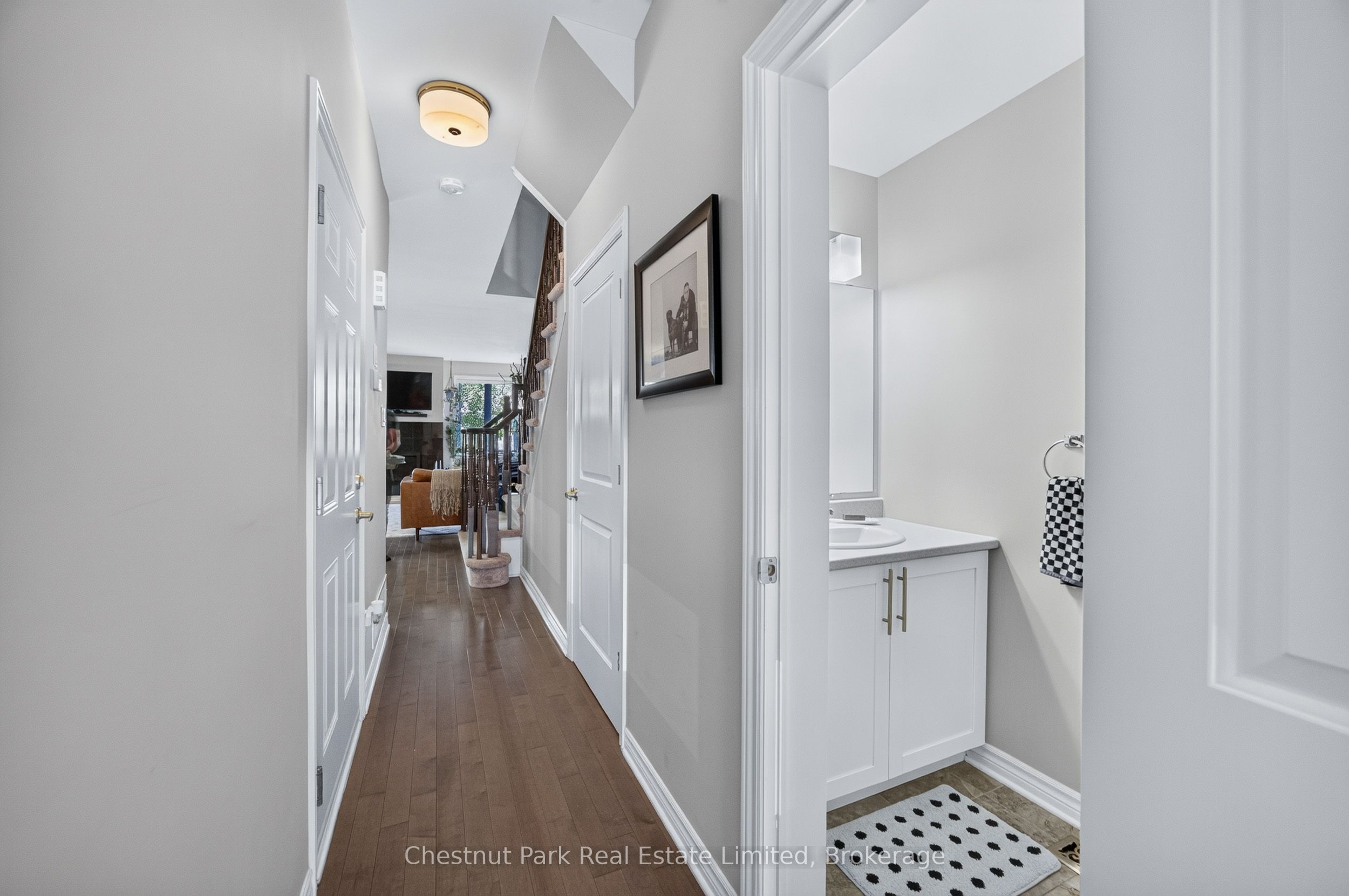 239 King Street Property Photo 6