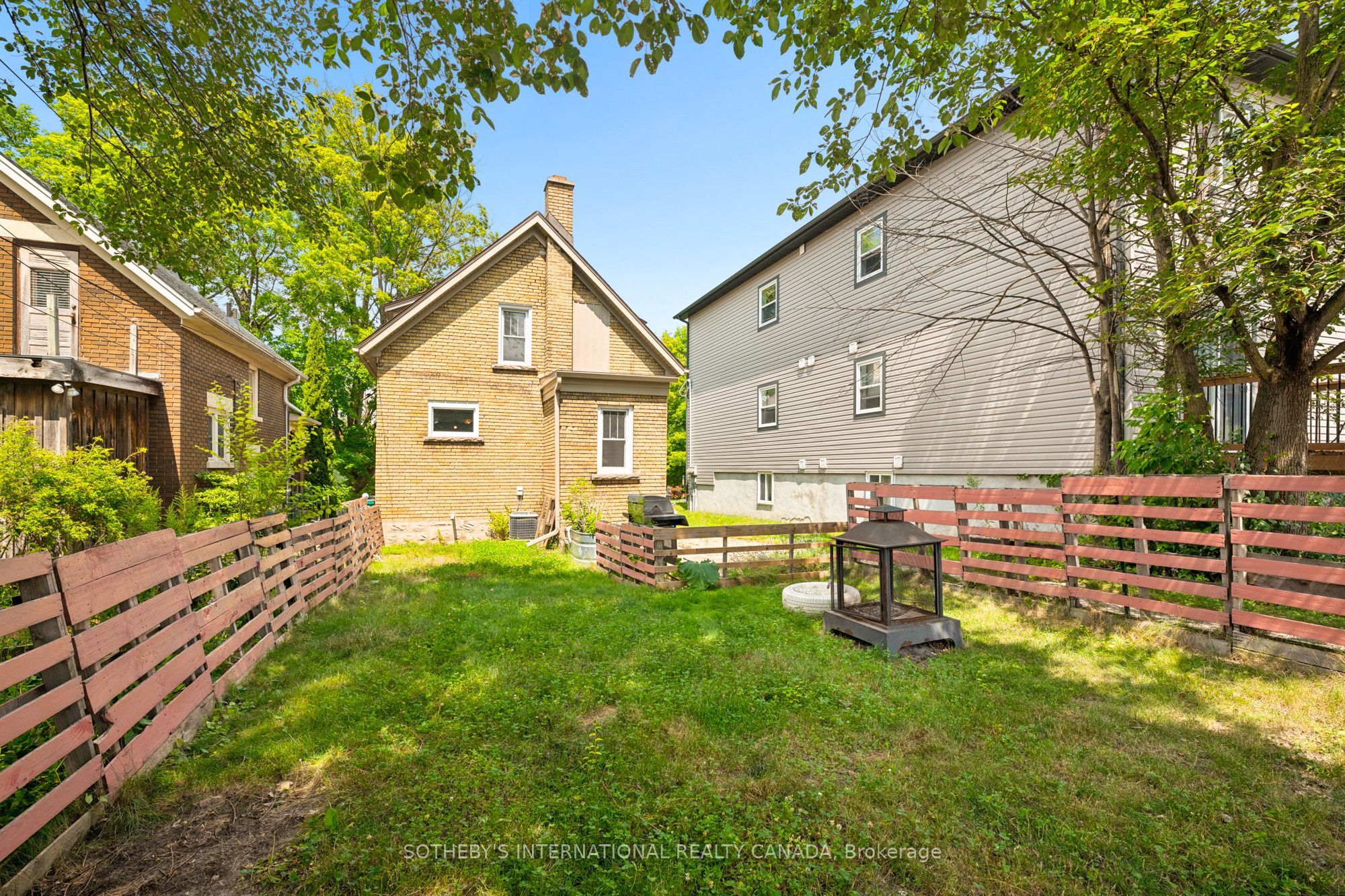 19 Mary Street Property Photo 33