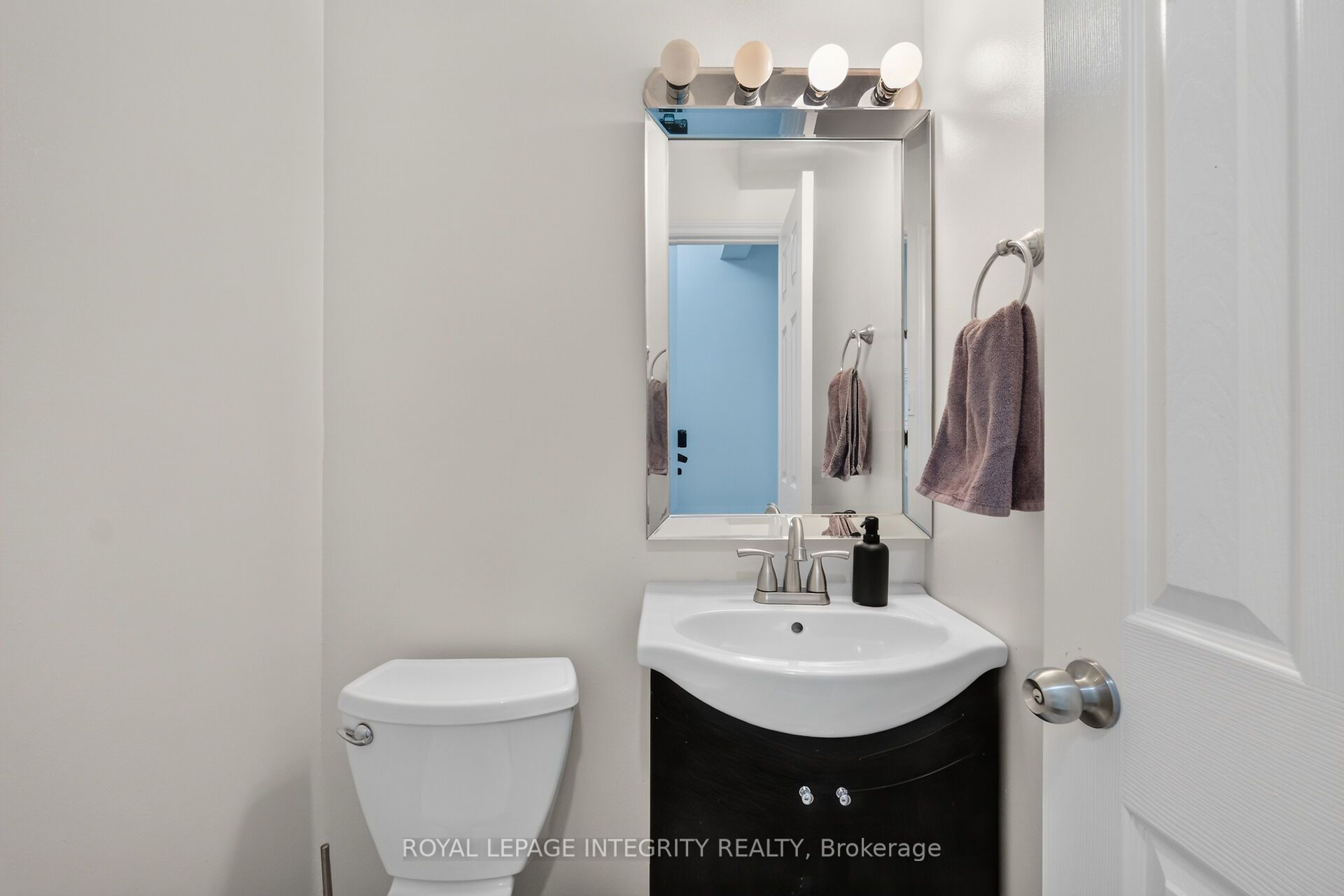 4356 Stella Crescent Property Photo 19