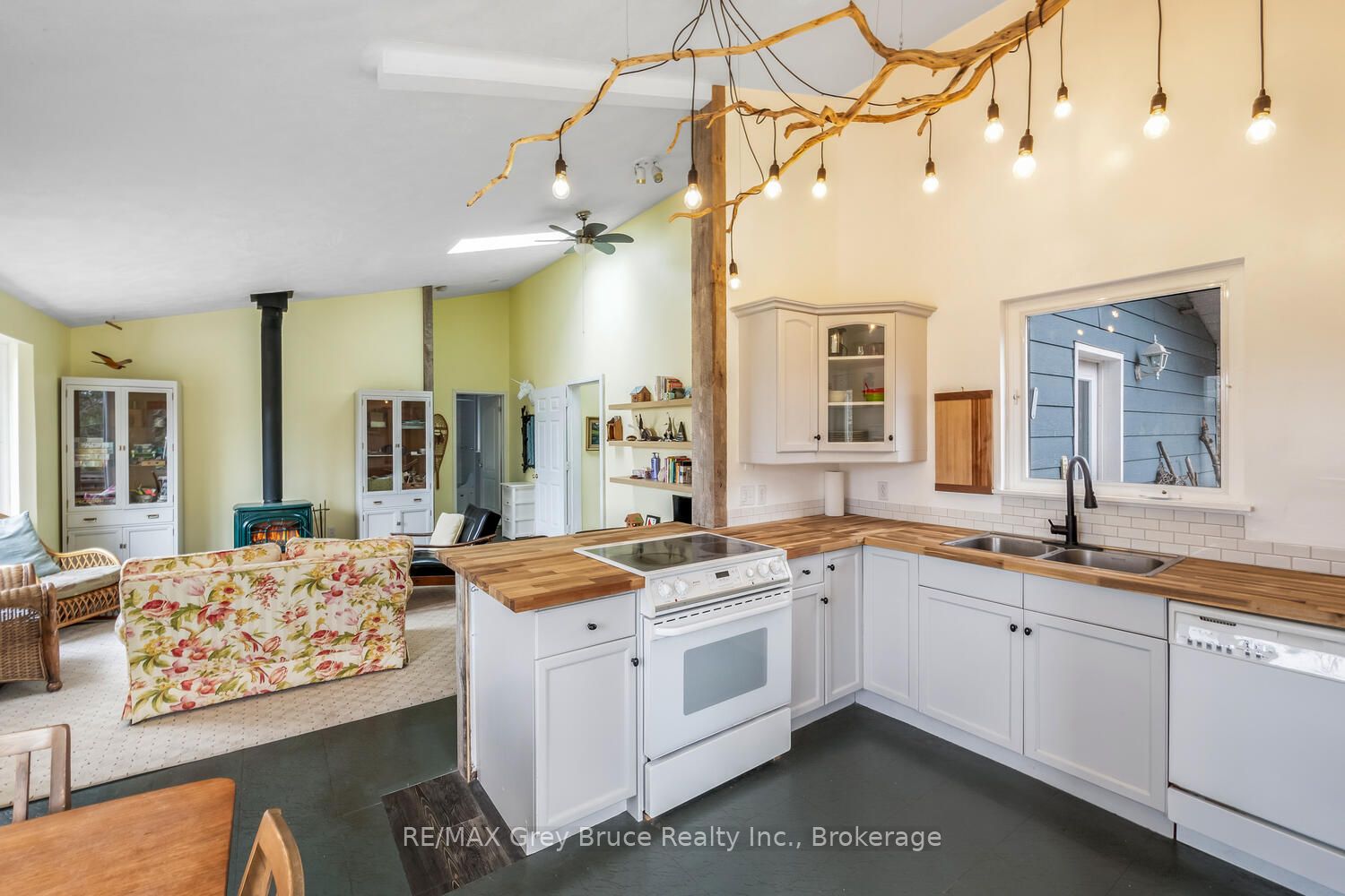 65 Lawrence Road Property Photo 8