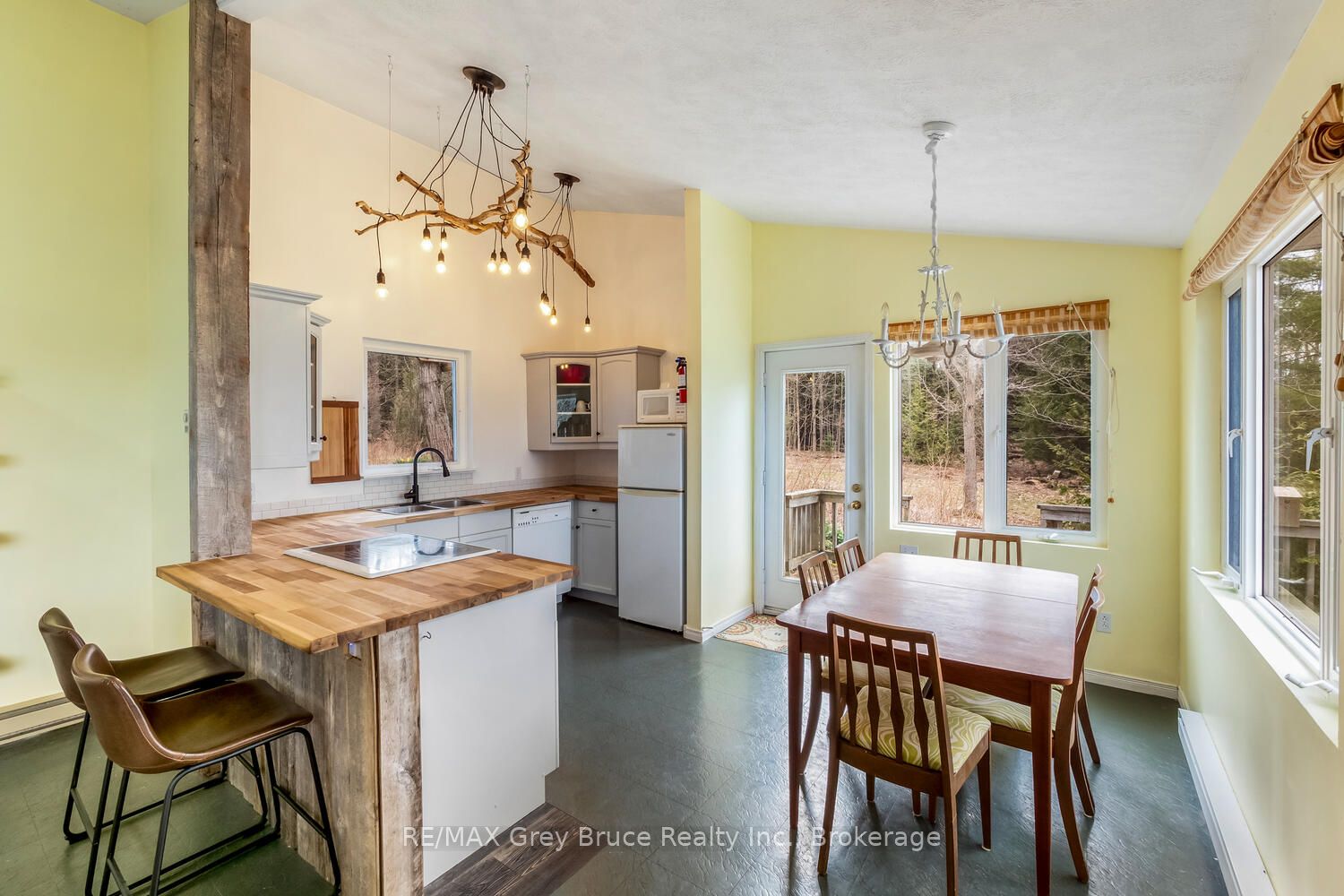 65 Lawrence Road Property Photo 9