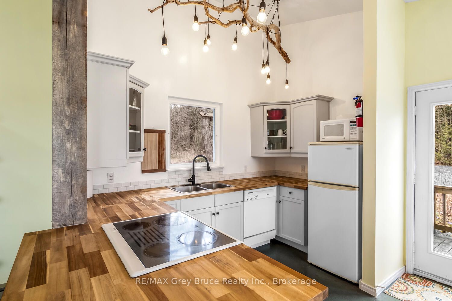 65 Lawrence Road Property Photo 10