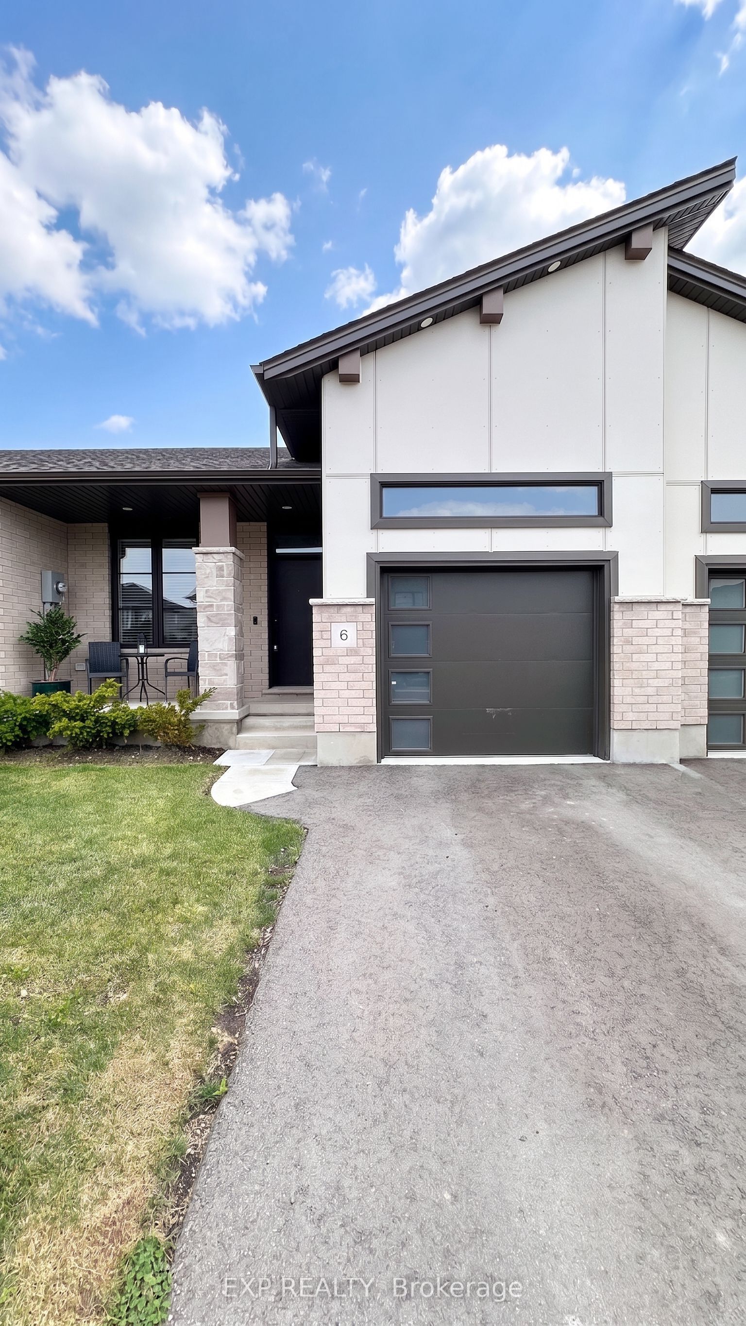 6 Evylean Court Property Photo 2