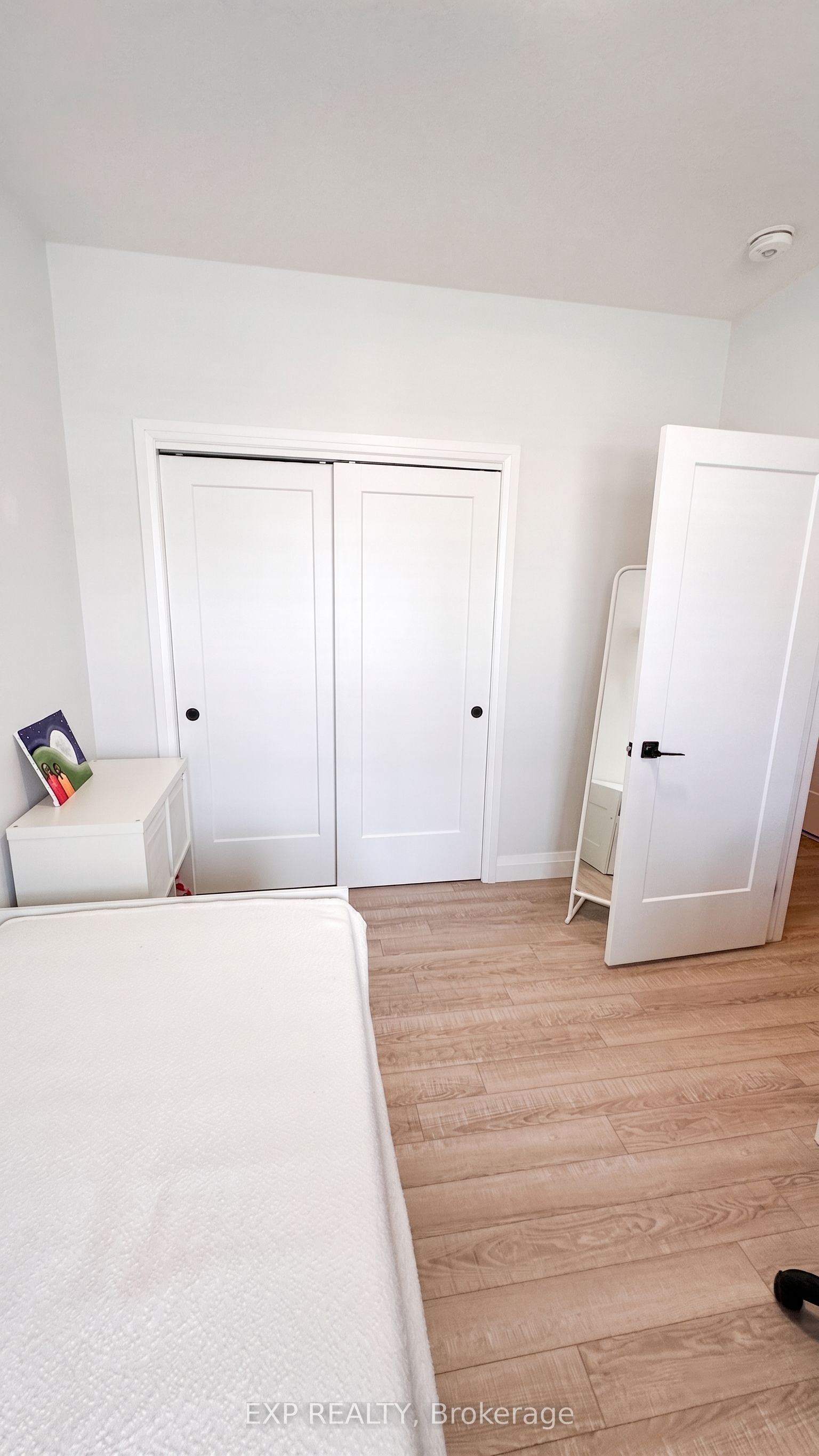 6 Evylean Court Property Photo 5