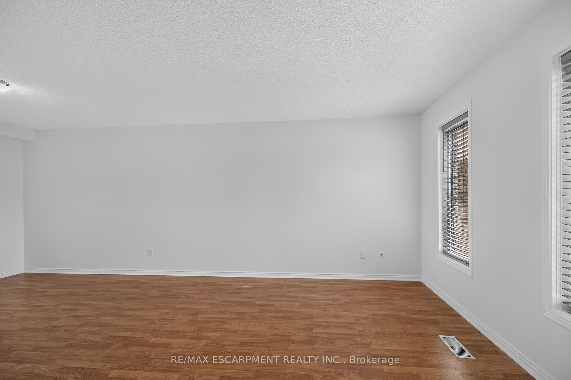 21 Springgarden Crescent Property Photo 5