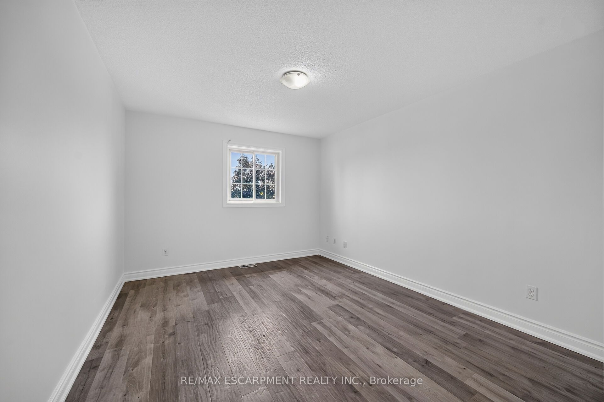 21 Springgarden Crescent Property Photo 19