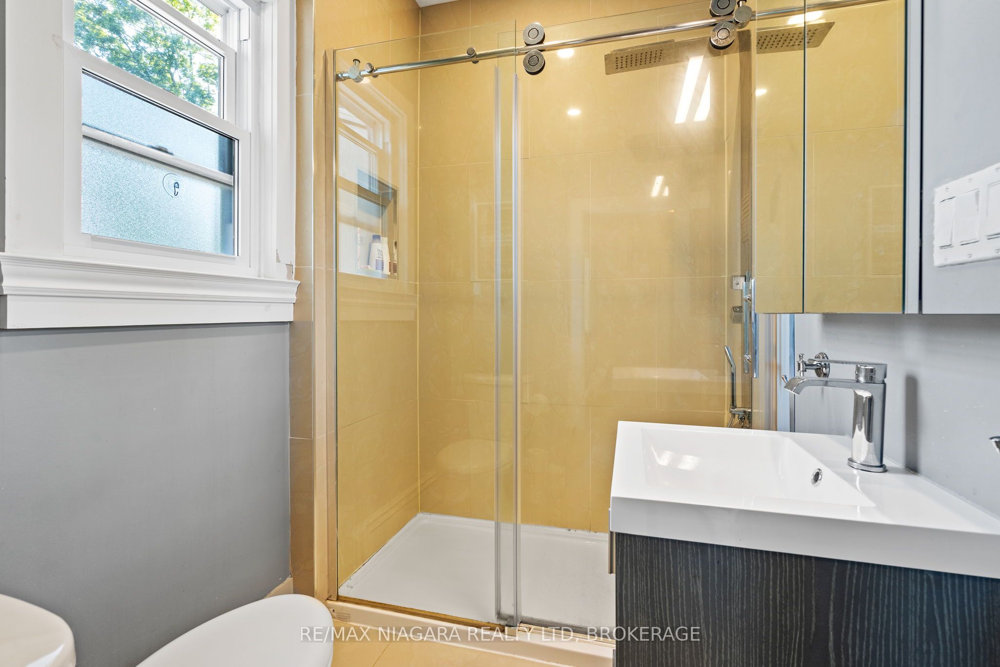 14 Catharine Street Property Photo 15