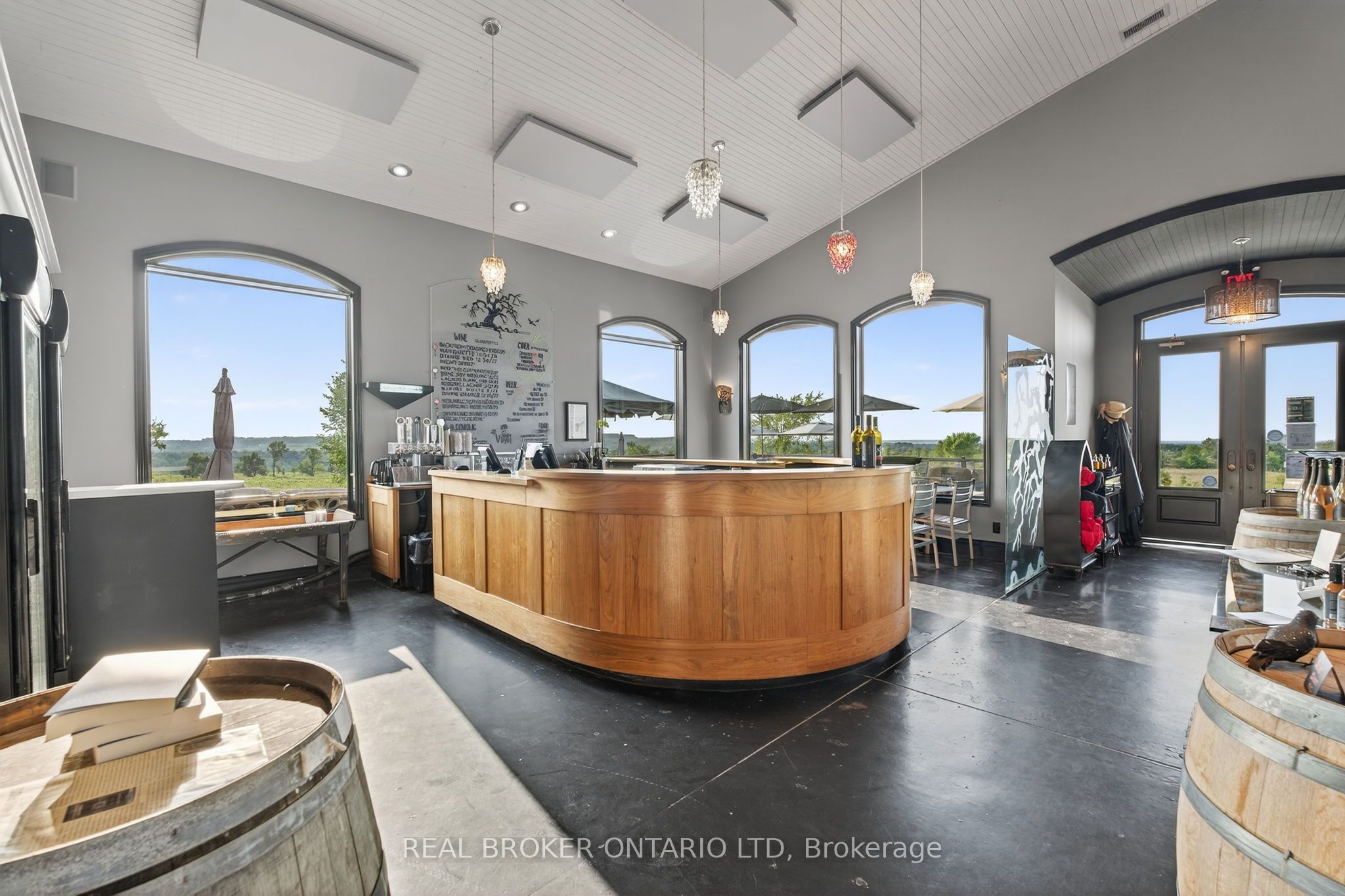 599450 2nd Concession N Property Photo 4