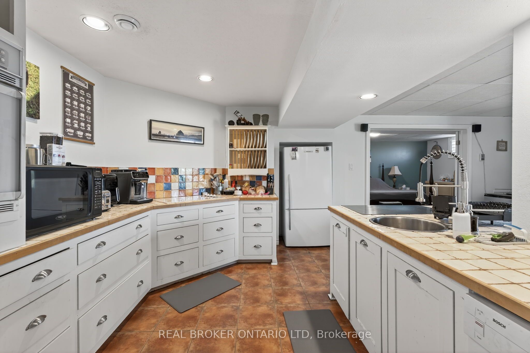 599450 2nd Concession N Property Photo 43