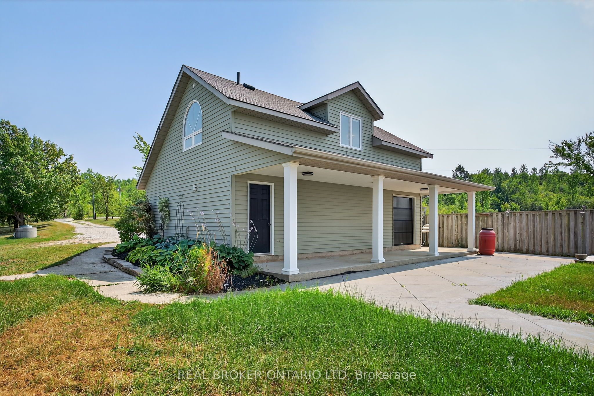 599450 2nd Concession N Property Photo 44