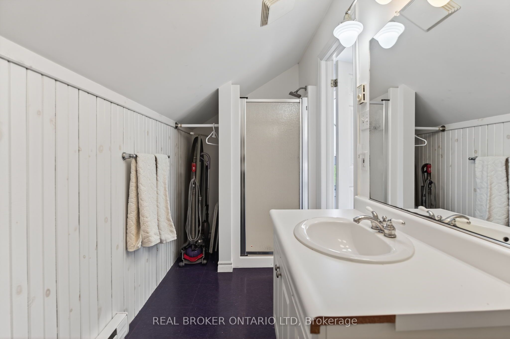 599450 2nd Concession N Property Photo 48