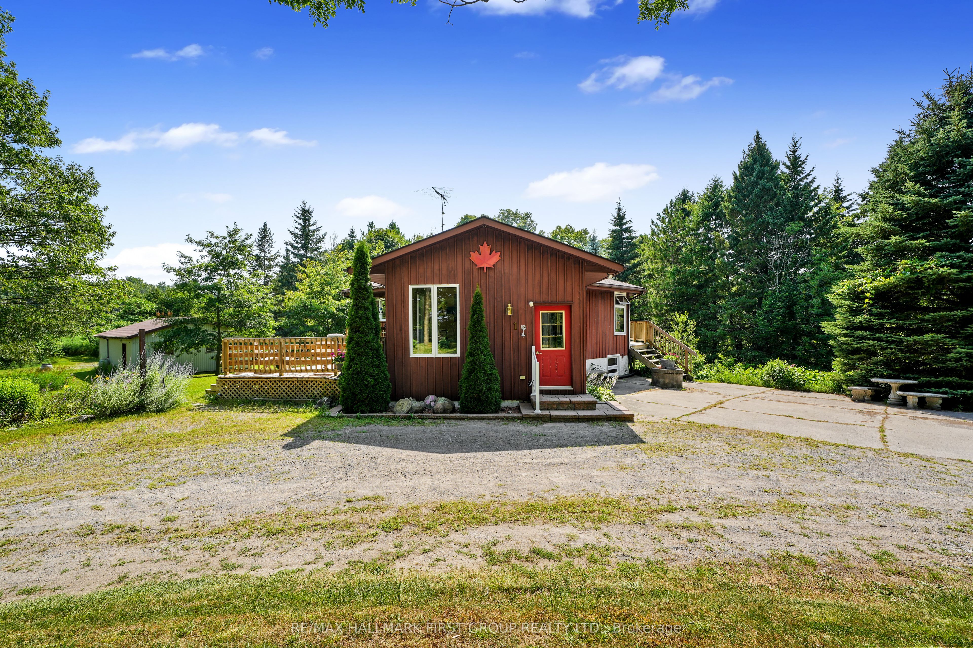 940 Carman Road Property Photo 4