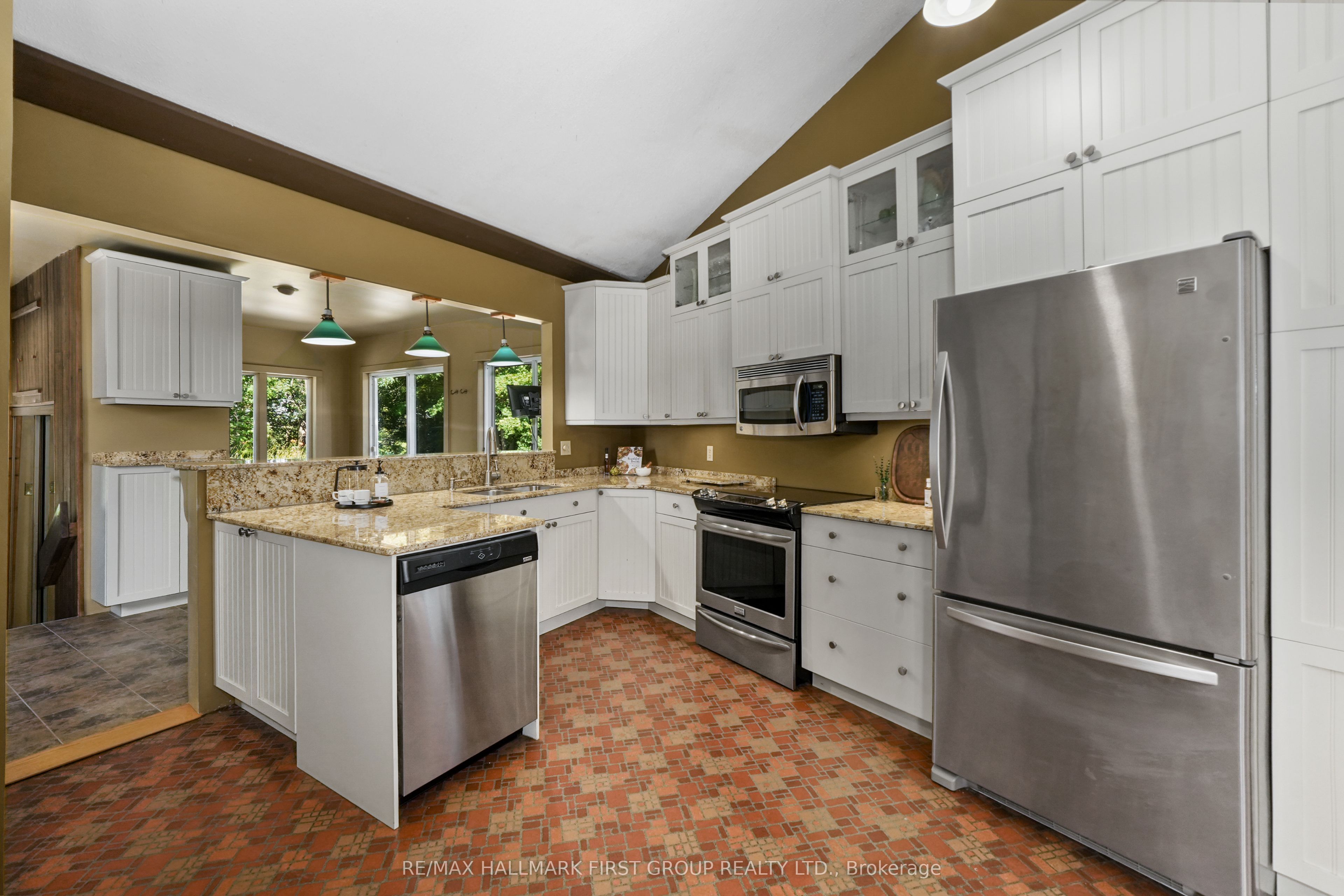 940 Carman Road Property Photo 15