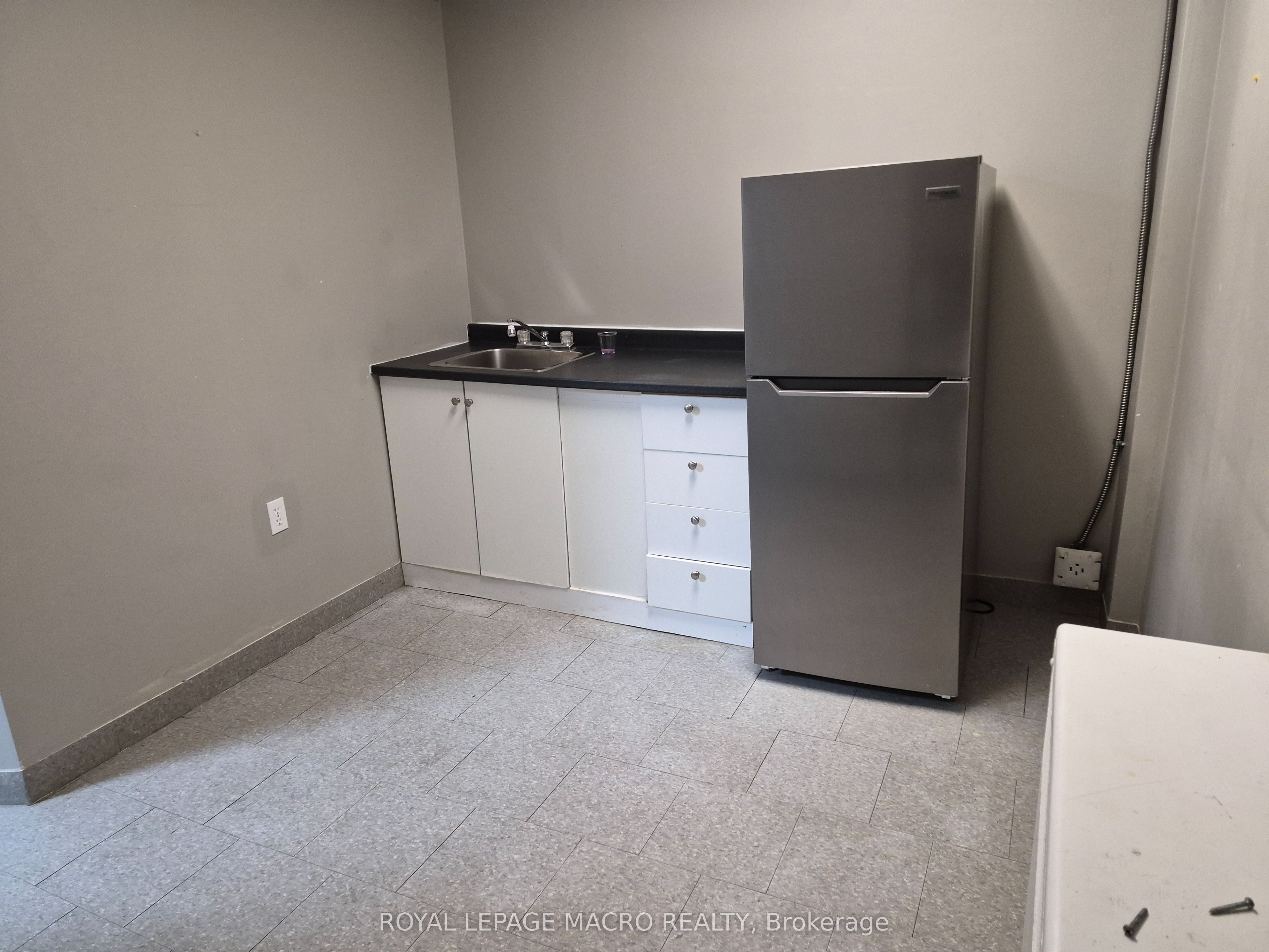 289 Queenston Road 15 Property Photo 6