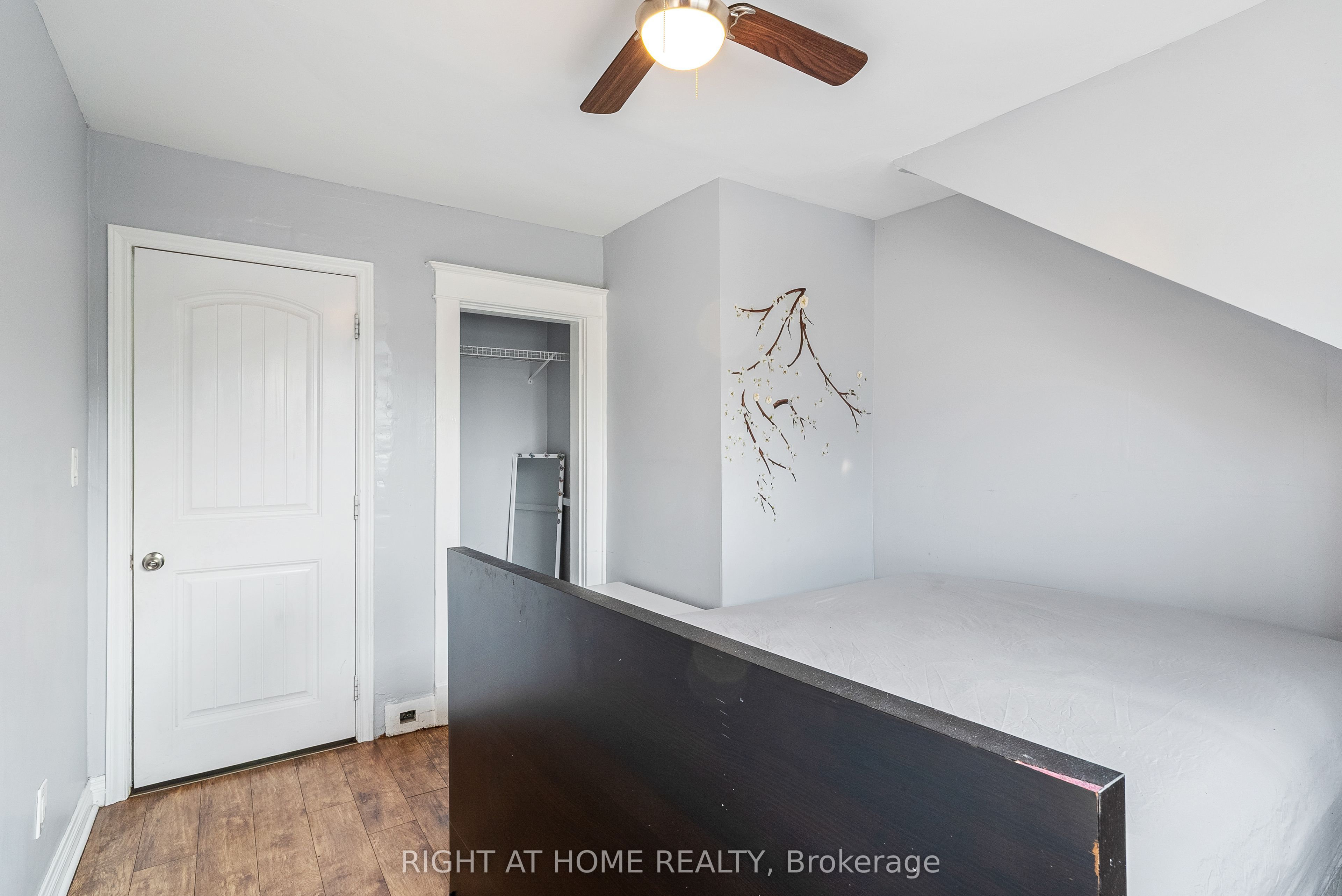 1071.5 Florence Street Property Photo 10