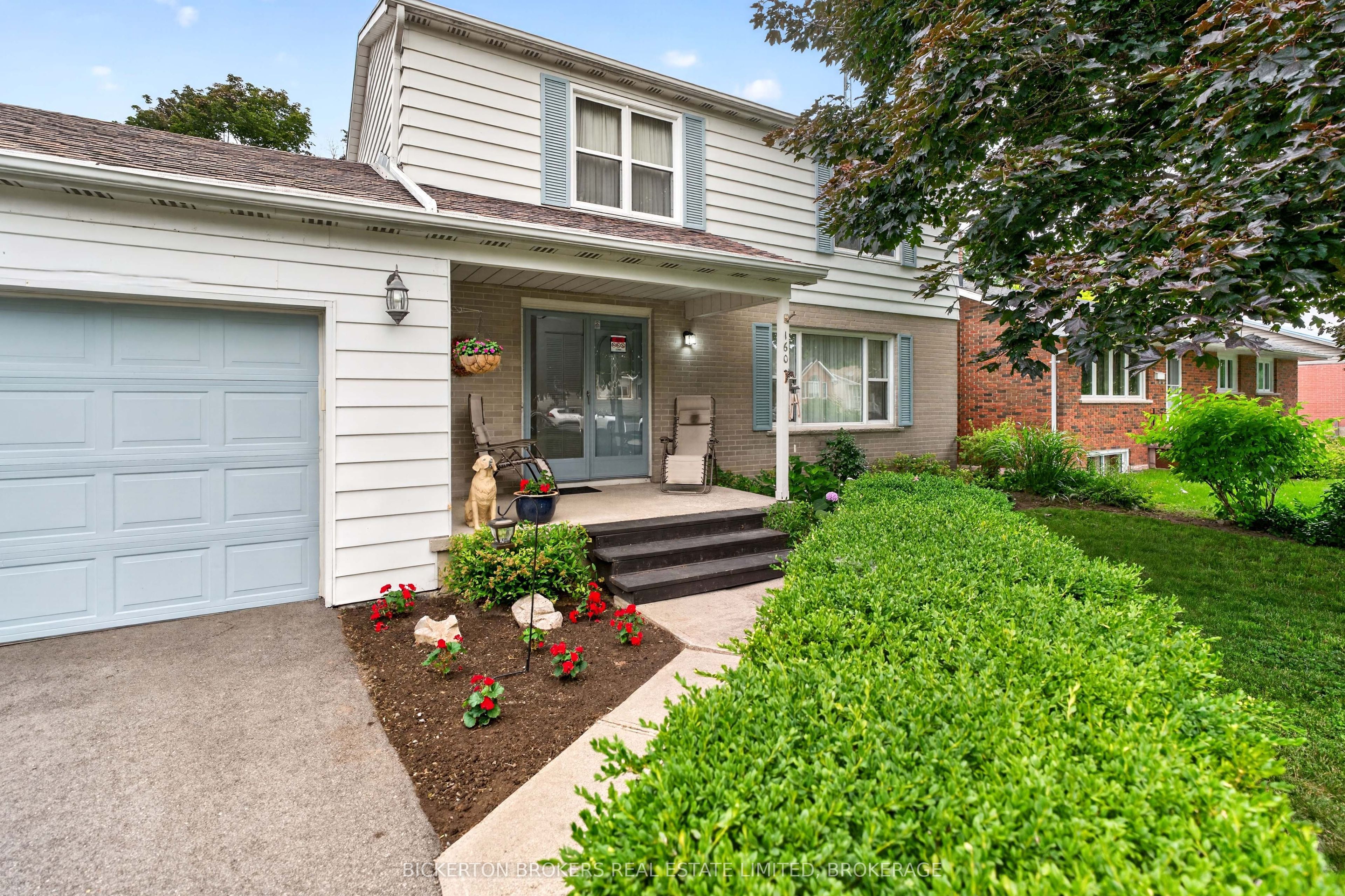 160 Elmwood Drive Property Photo 3