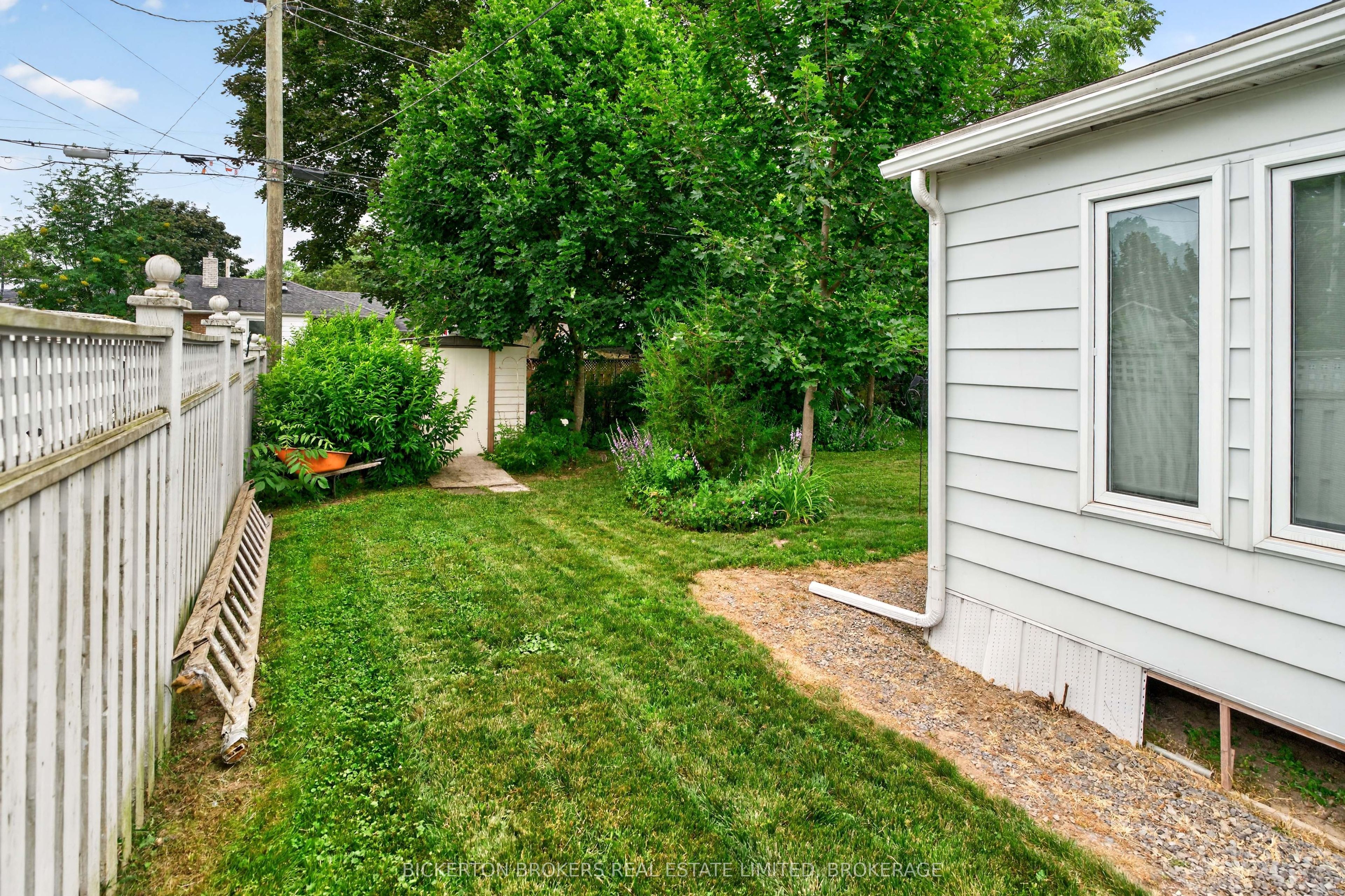 160 Elmwood Drive Property Photo 4