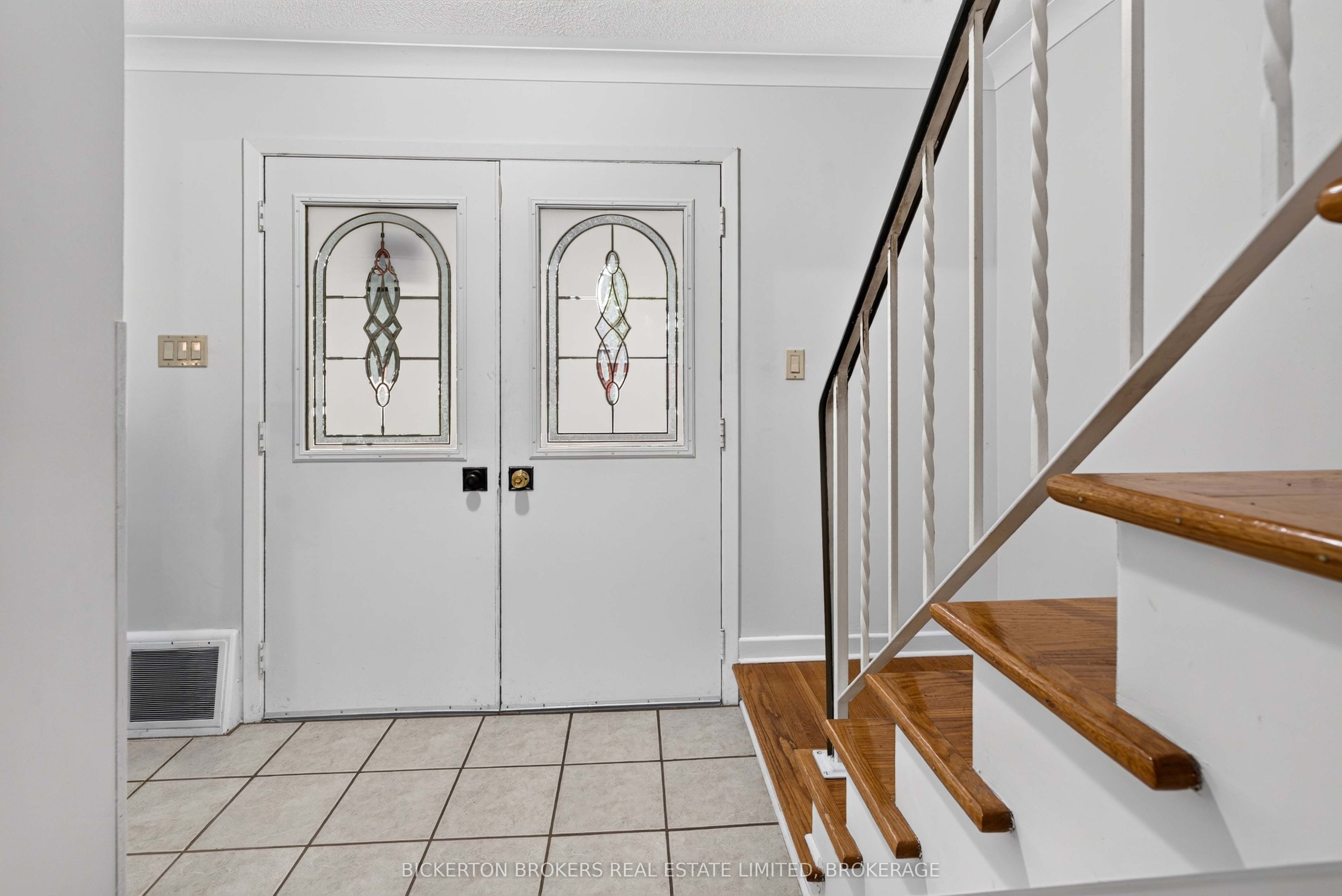 160 Elmwood Drive Property Photo 12