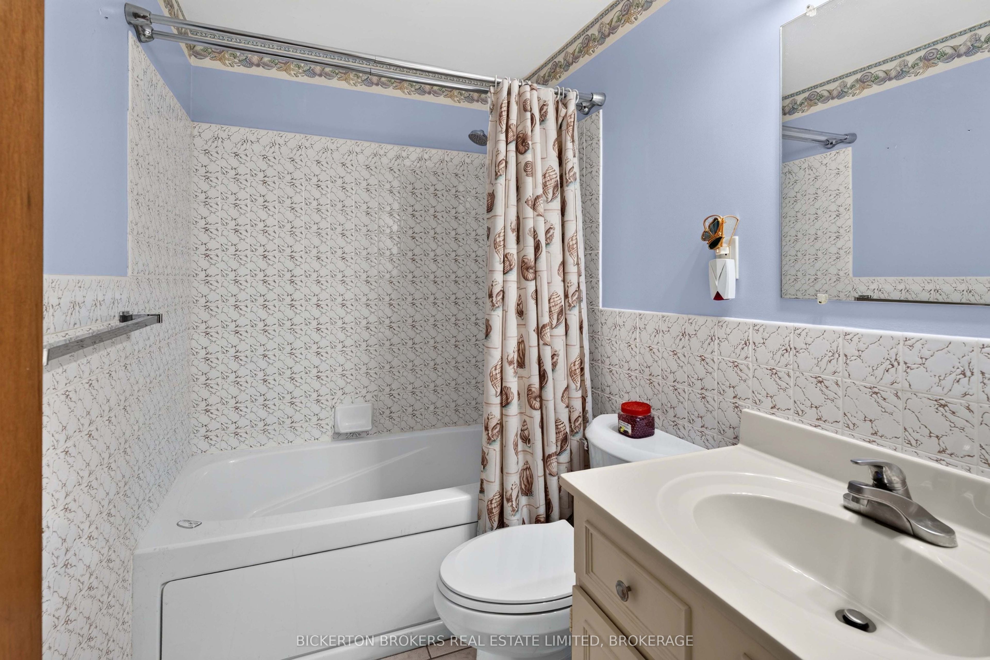 160 Elmwood Drive Property Photo 16