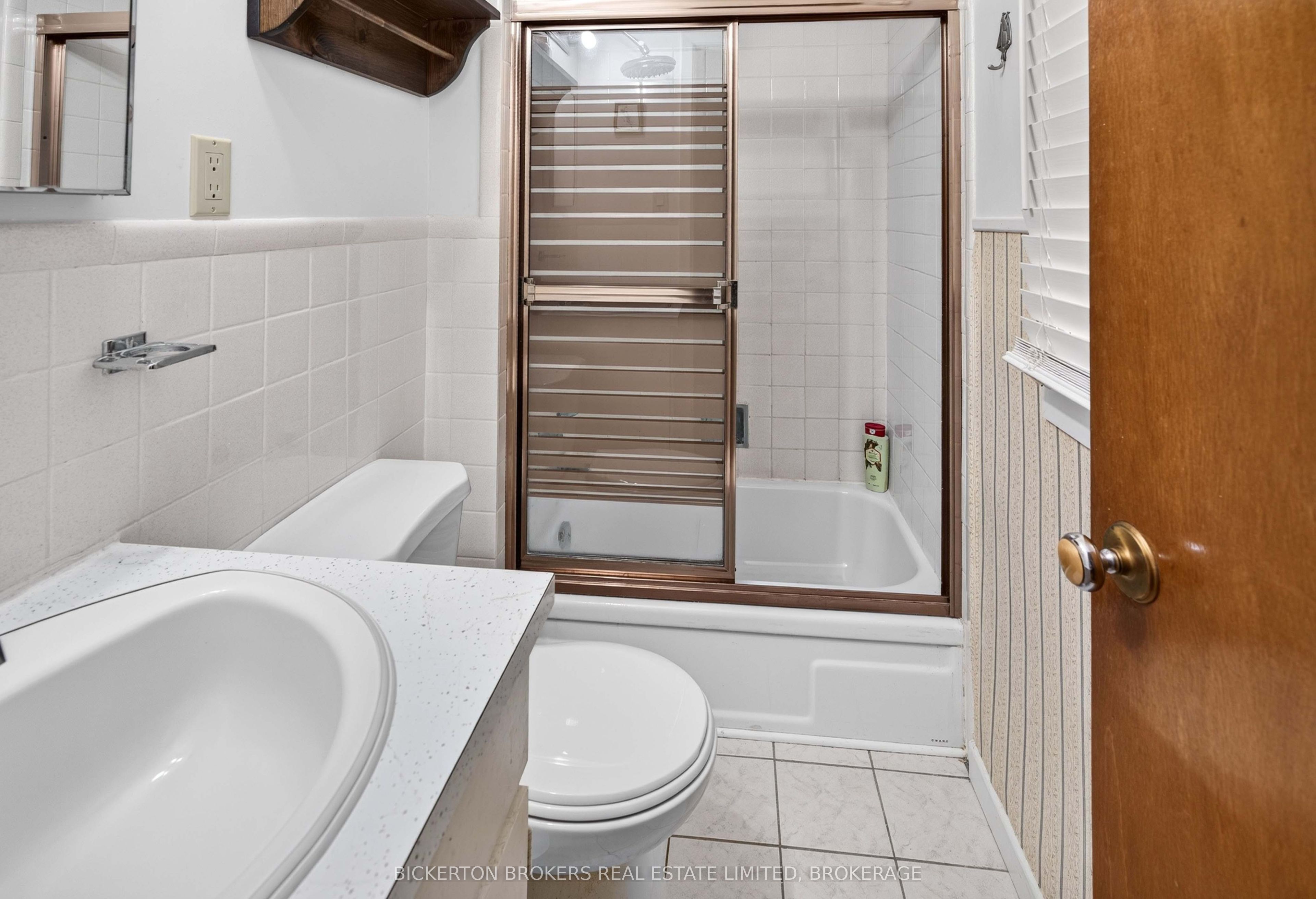 160 Elmwood Drive Property Photo 20