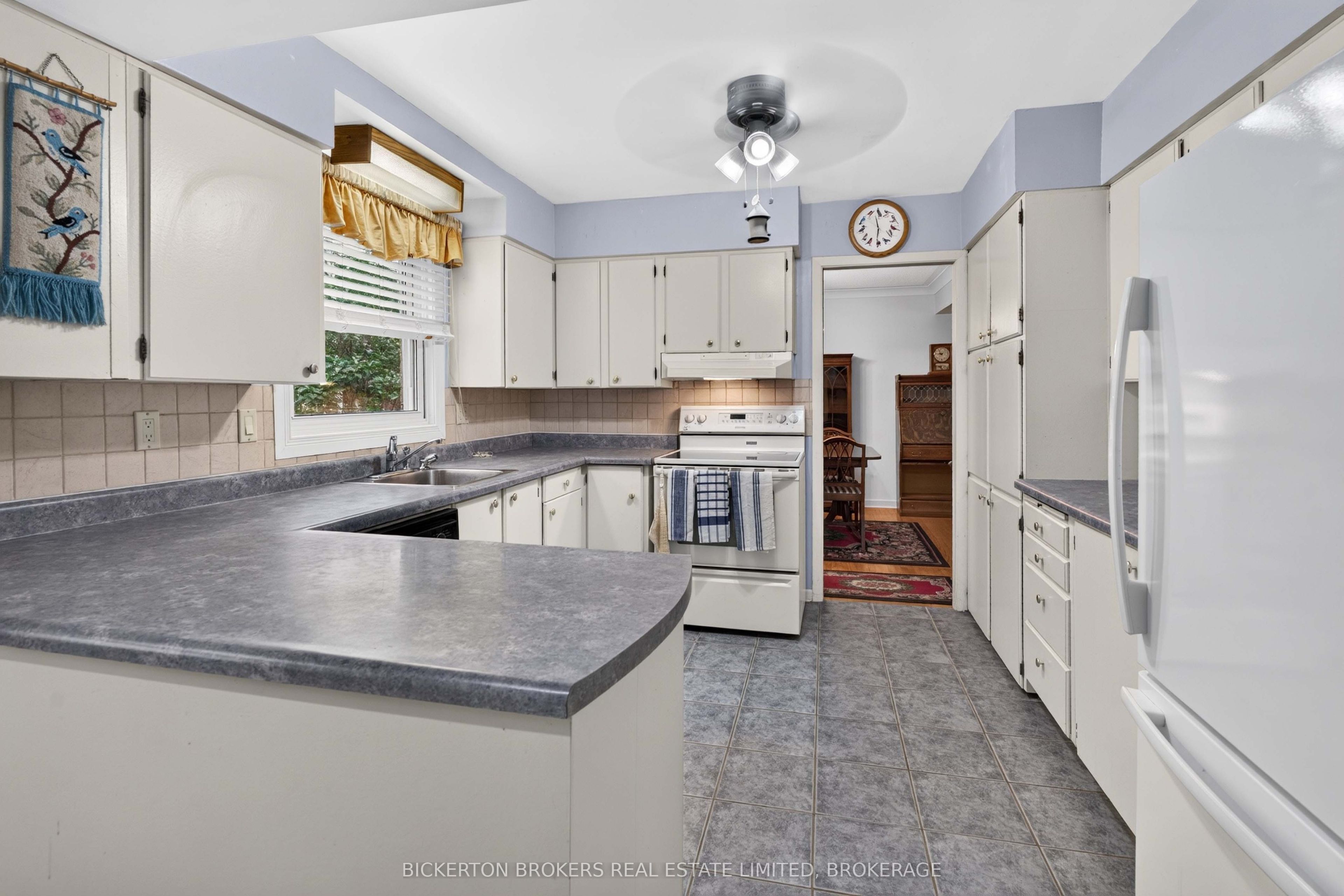 160 Elmwood Drive Property Photo 29