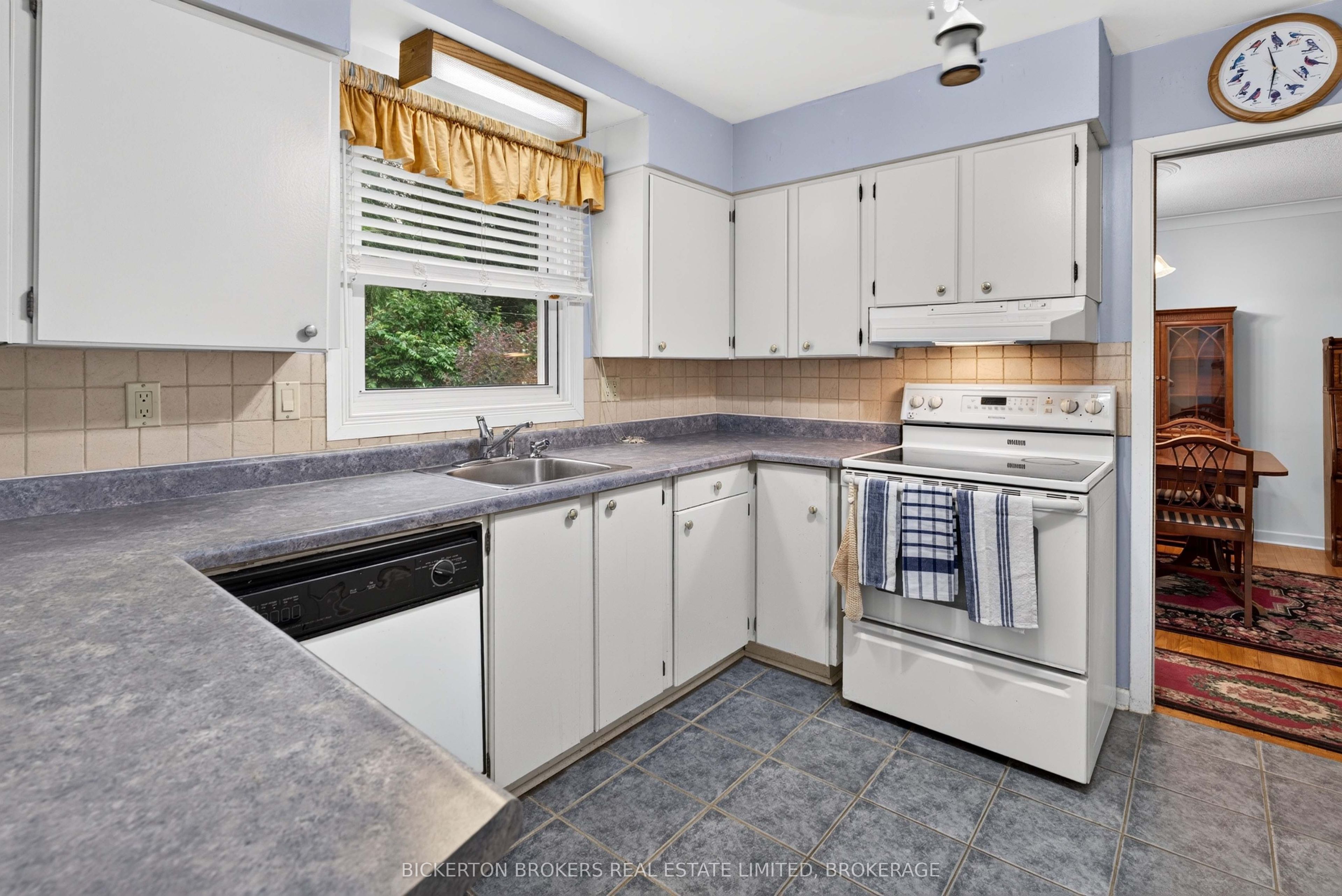 160 Elmwood Drive Property Photo 31