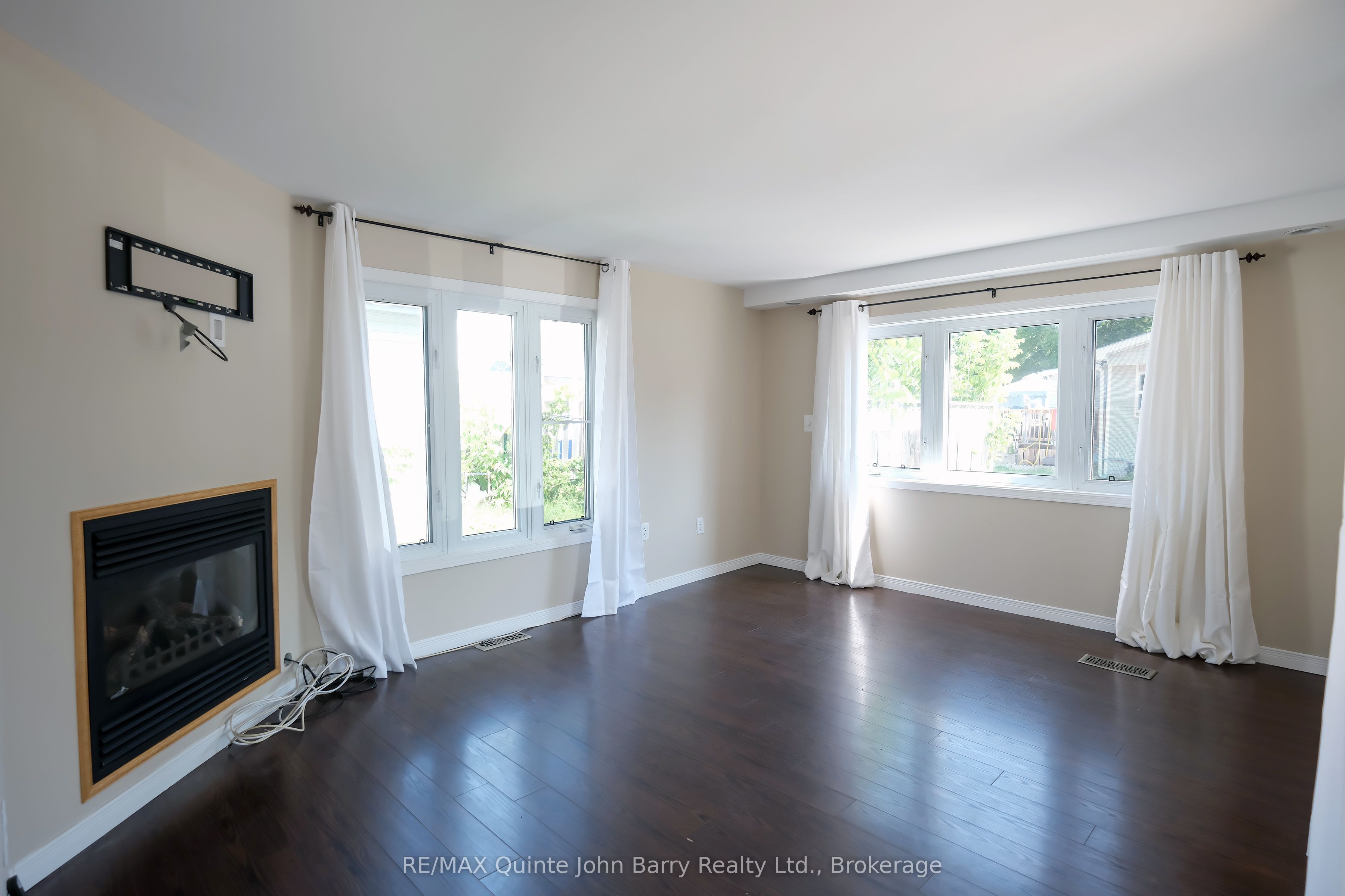 63 Whites Road 54 Property Photo 7