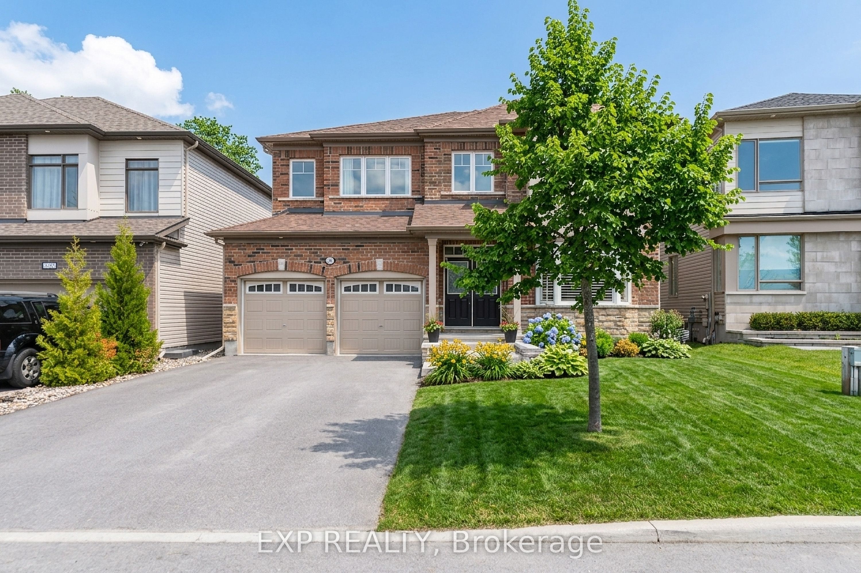 840 Stallion Crescent Property Photo 1