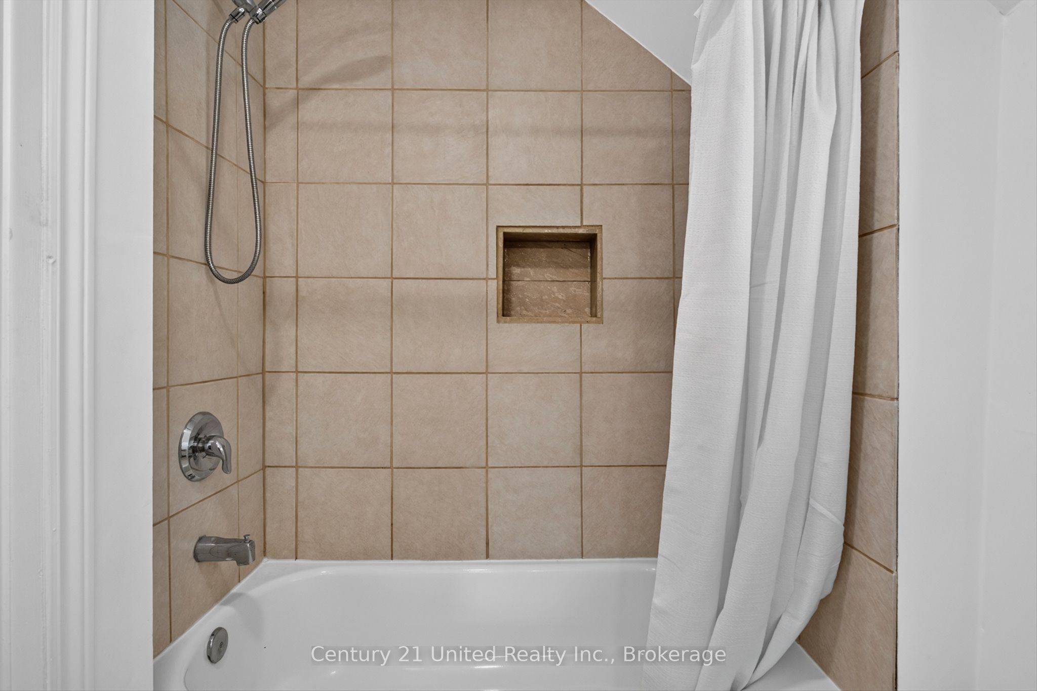 4 Bertie Street Property Photo 29