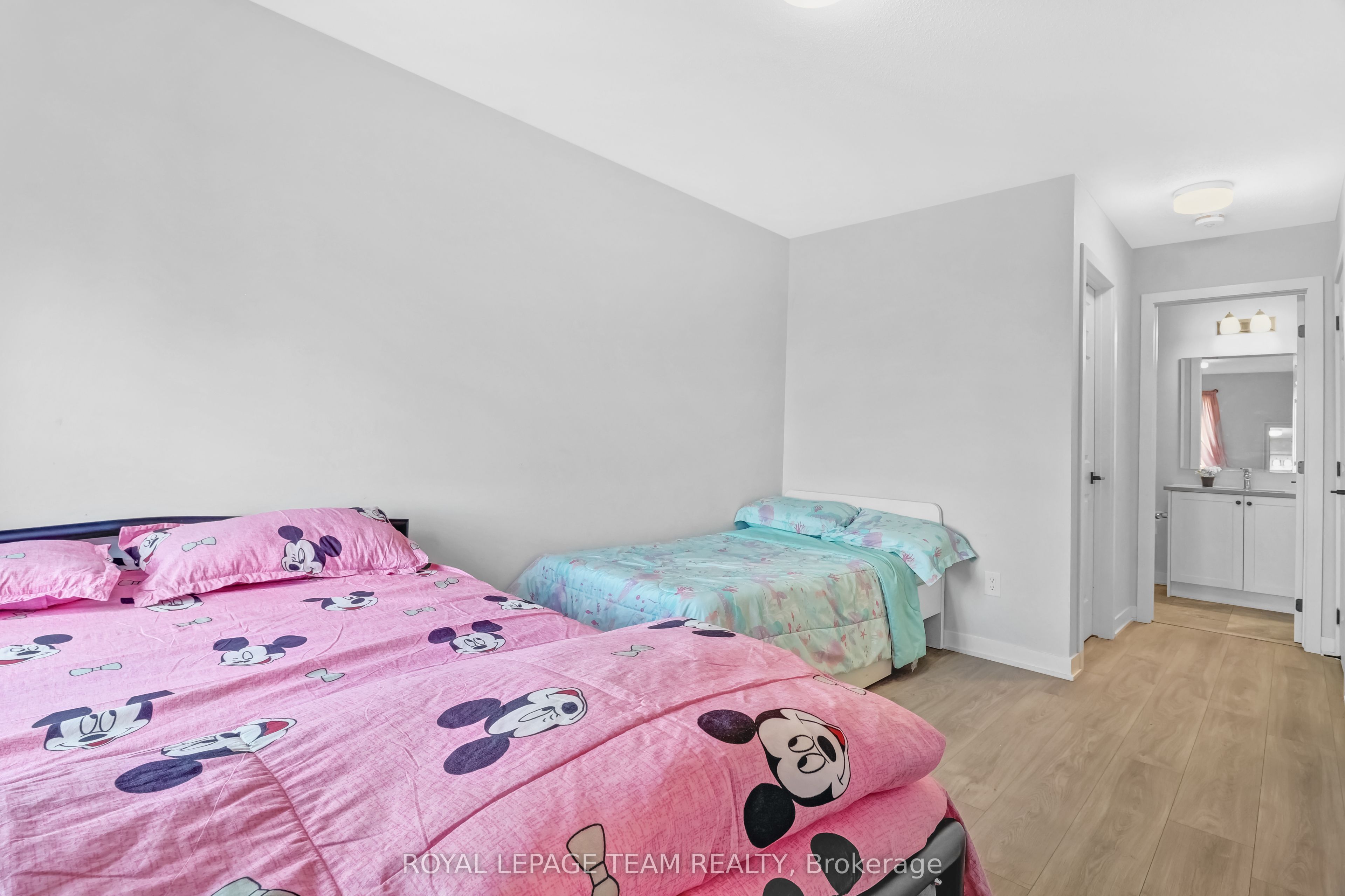 620 Parnian Private Property Photo 19