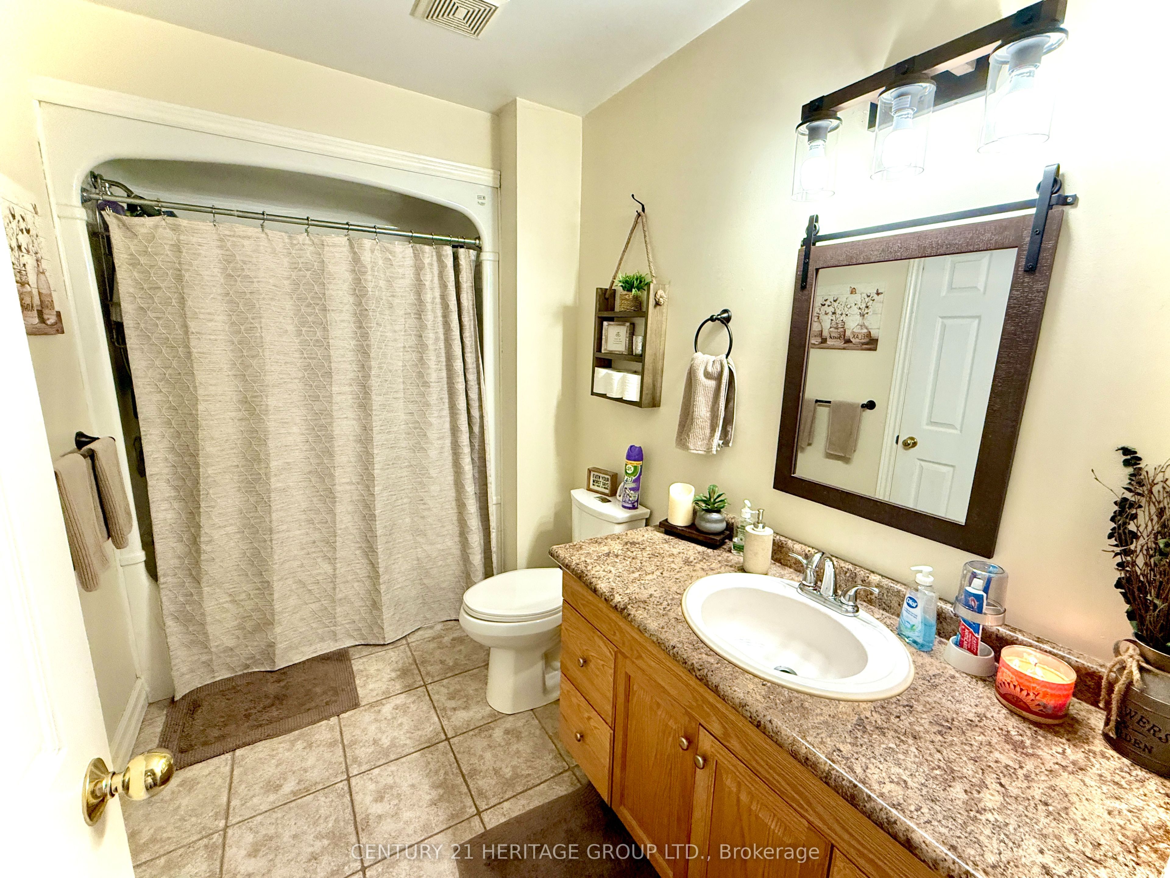 16 Eakins Crescent Property Photo 12
