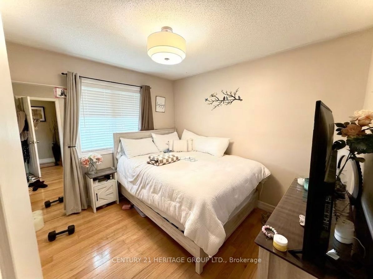 16 Eakins Crescent Property Photo 13