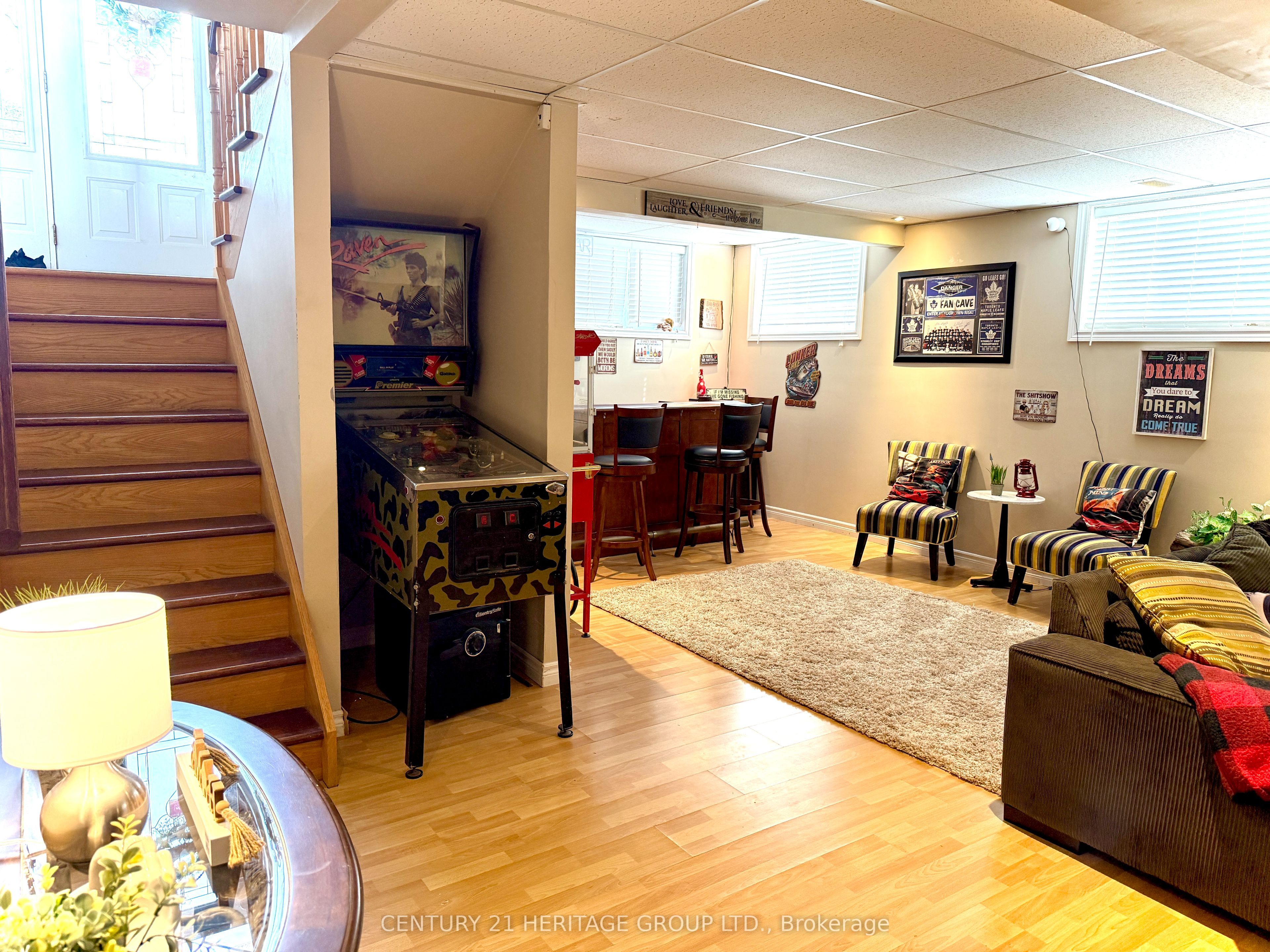 16 Eakins Crescent Property Photo 16