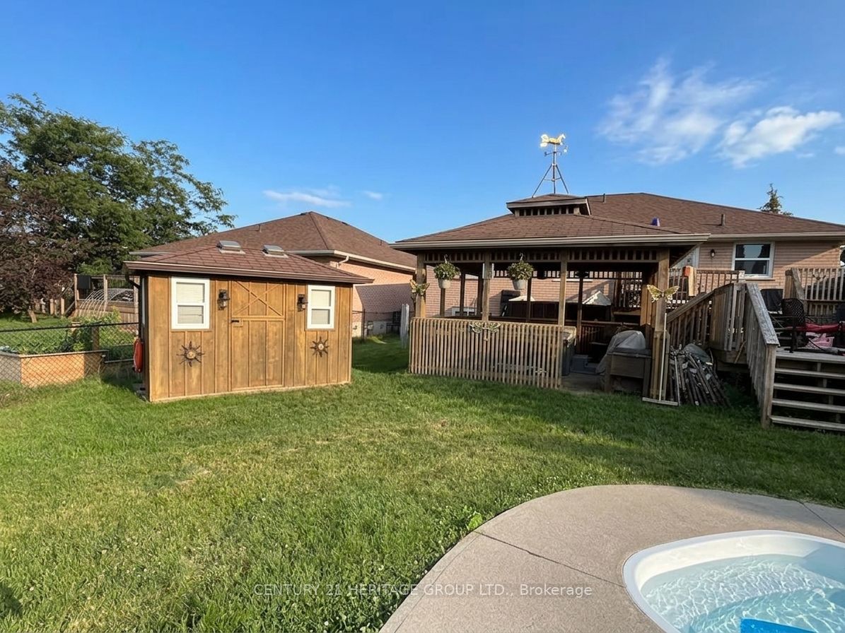 16 Eakins Crescent Property Photo 25