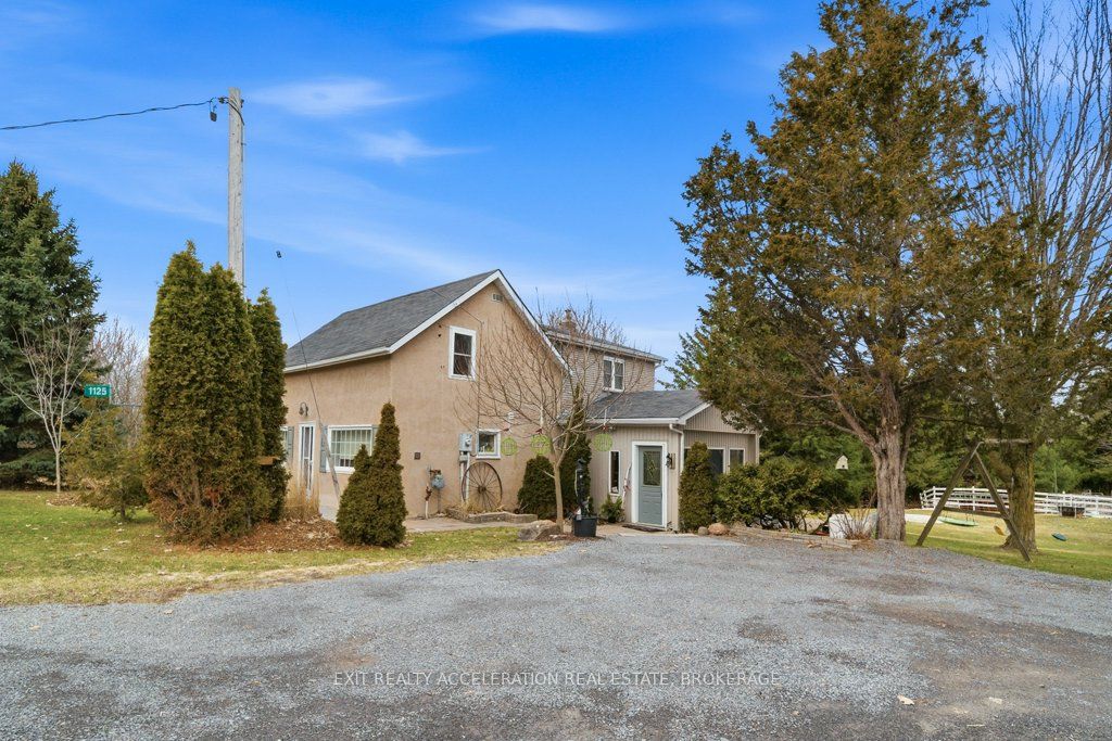 1125 County Rd 1 E Property Photo 2