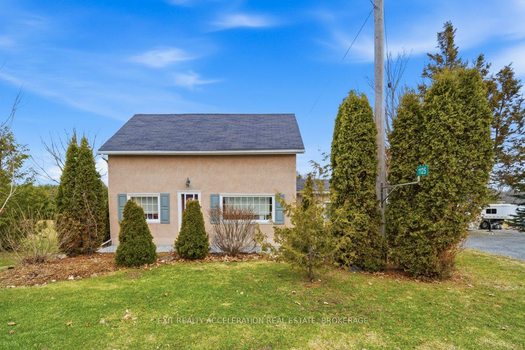 1125 County Rd 1 E Property Photo 3