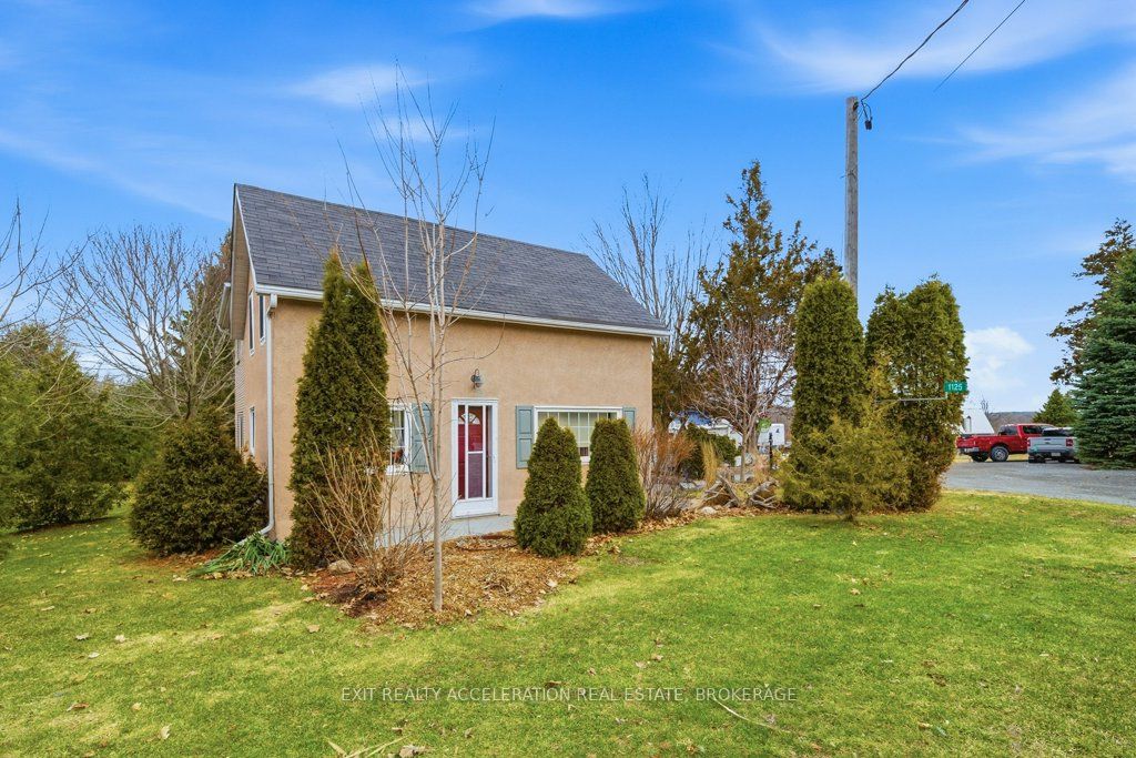 1125 County Rd 1 E Property Photo 4