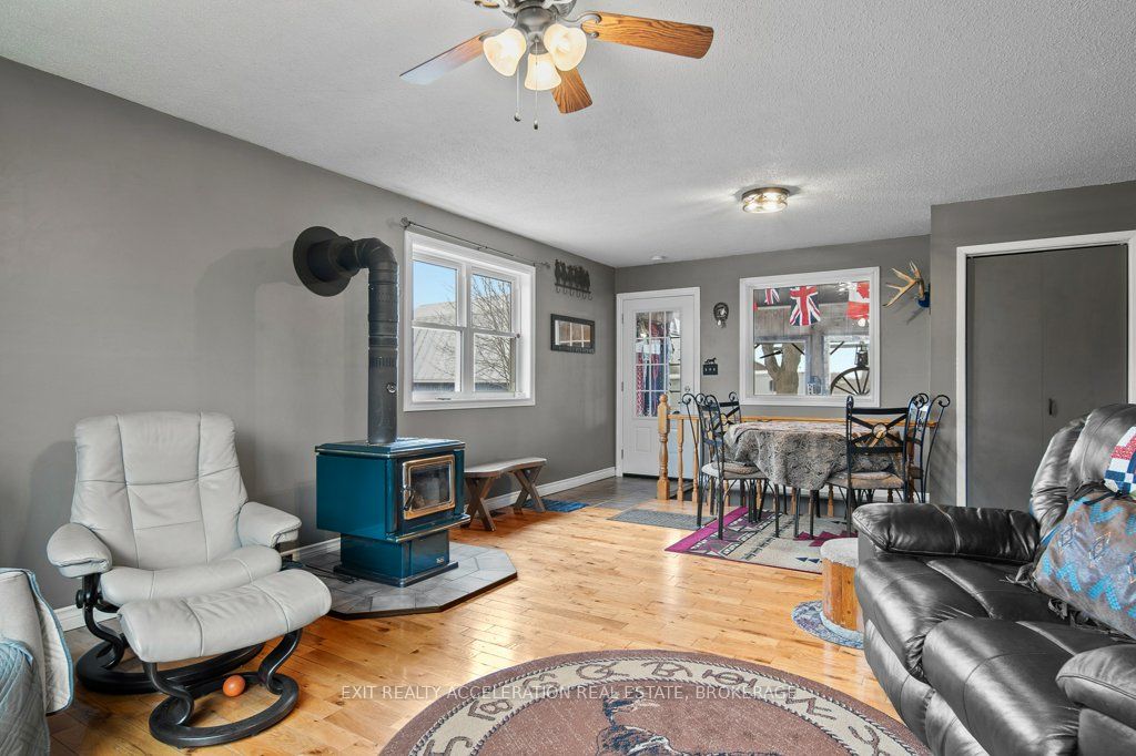 1125 County Rd 1 E Property Photo 8