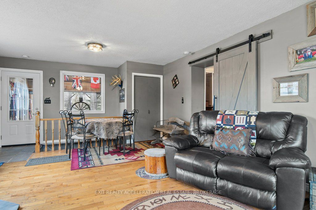 1125 County Rd 1 E Property Photo 9