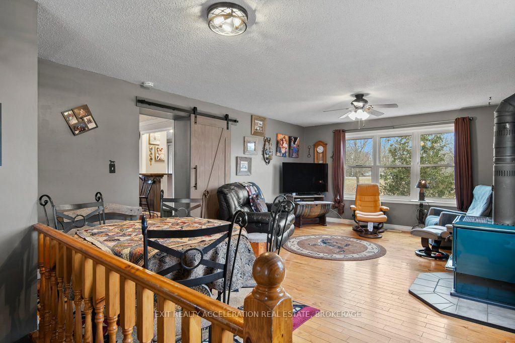 1125 County Rd 1 E Property Photo 10